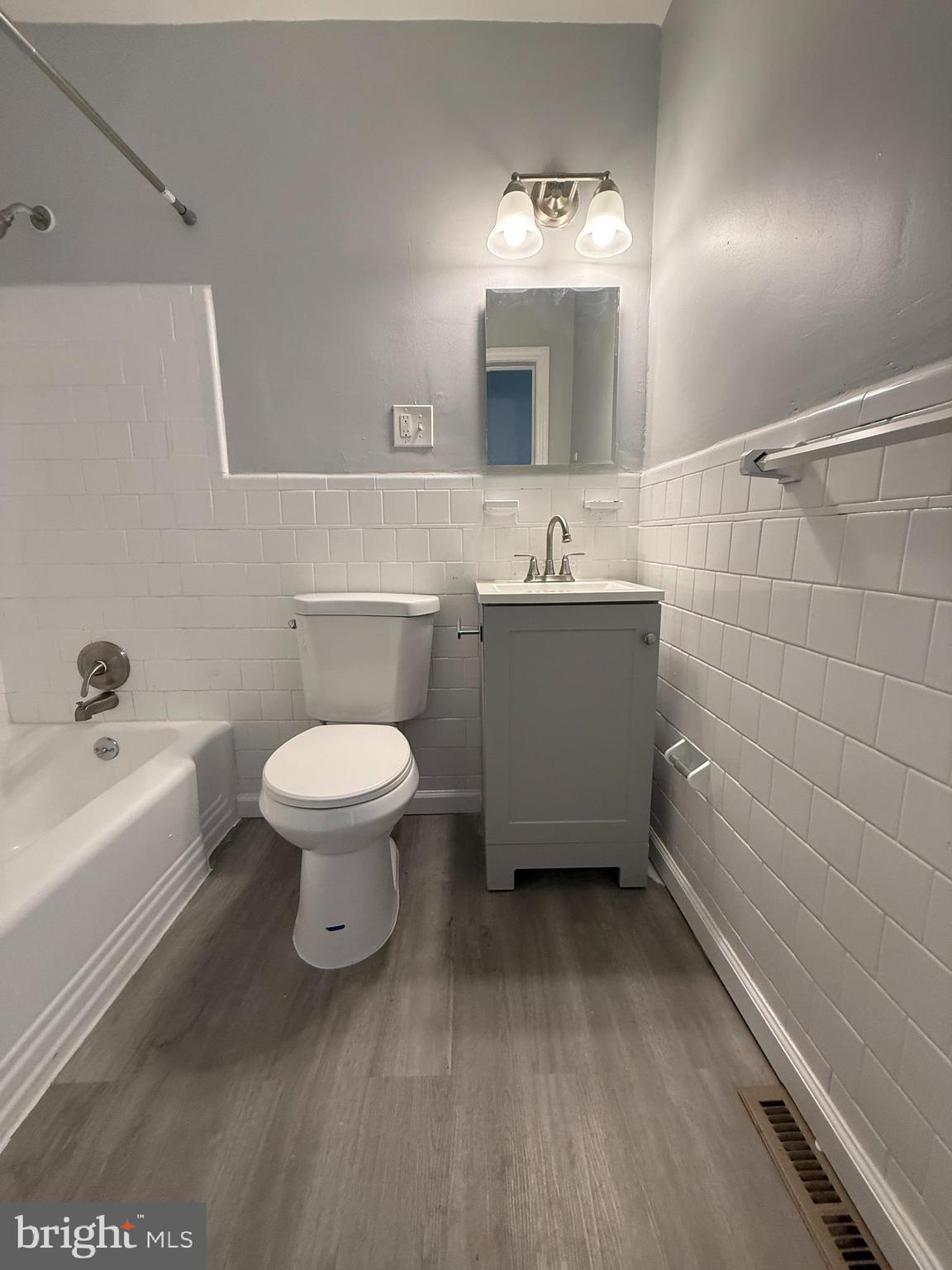 GLEN OAKS - Residential Income