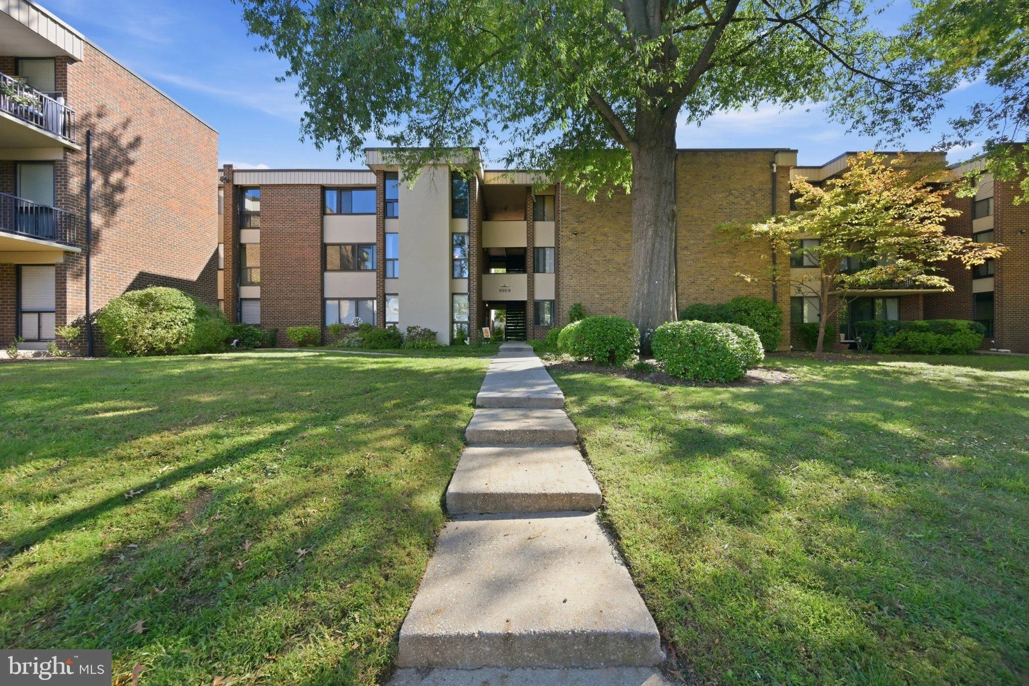 9909 Blundon Drive Unit 4-301, Silver Spring, MD 20902