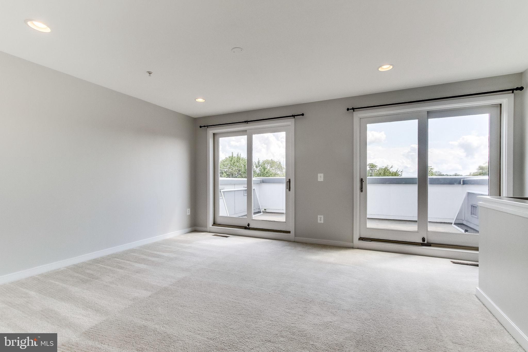 OLD TOWN COMMONS - Residential Lease