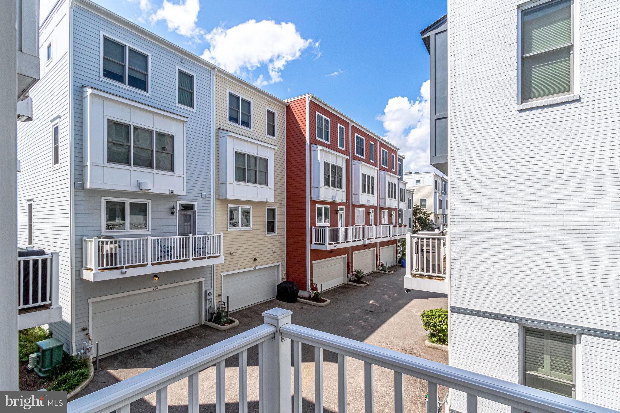 OLD TOWN COMMONS - Residential Lease