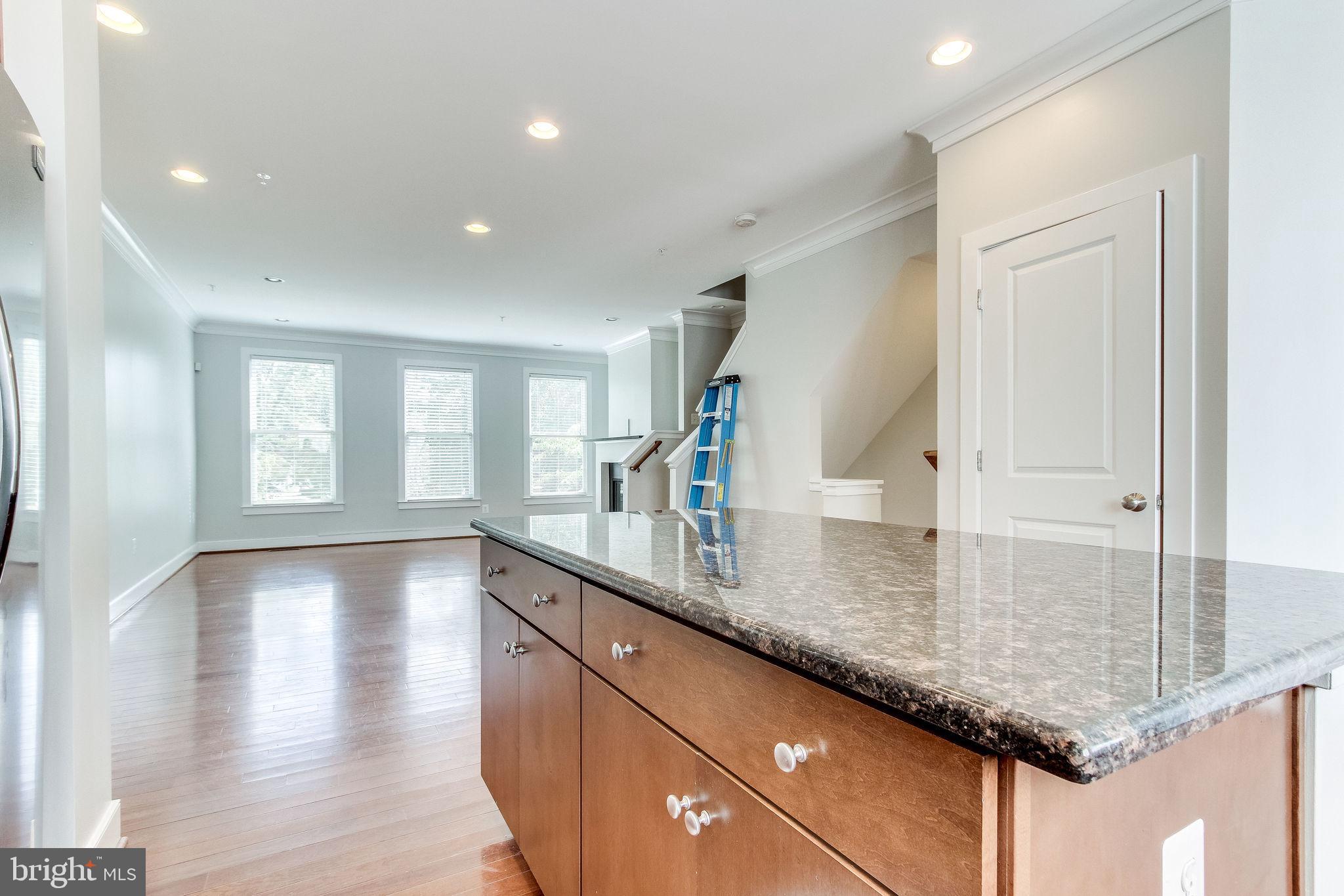 OLD TOWN COMMONS - Residential Lease