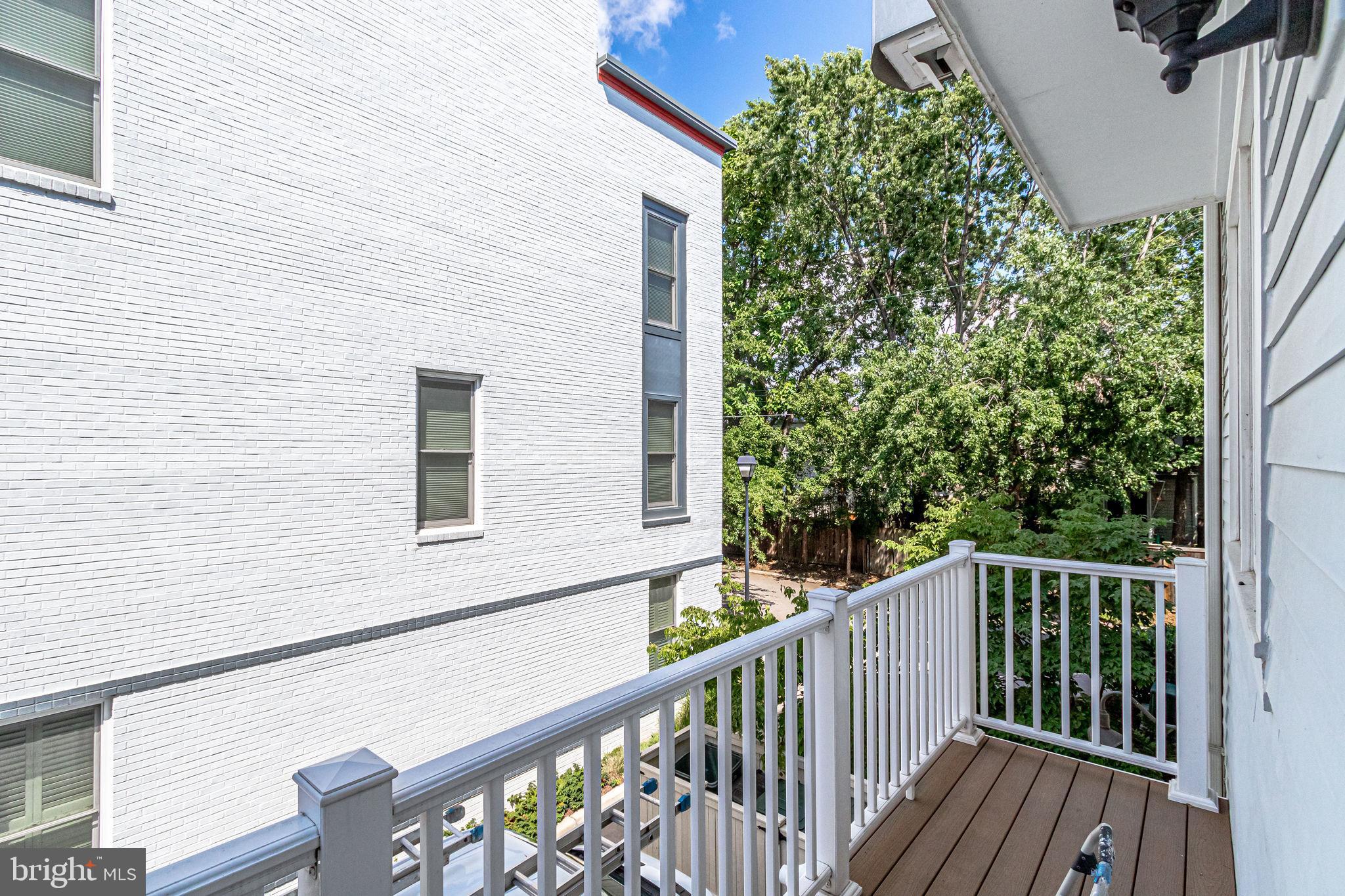 OLD TOWN COMMONS - Residential Lease