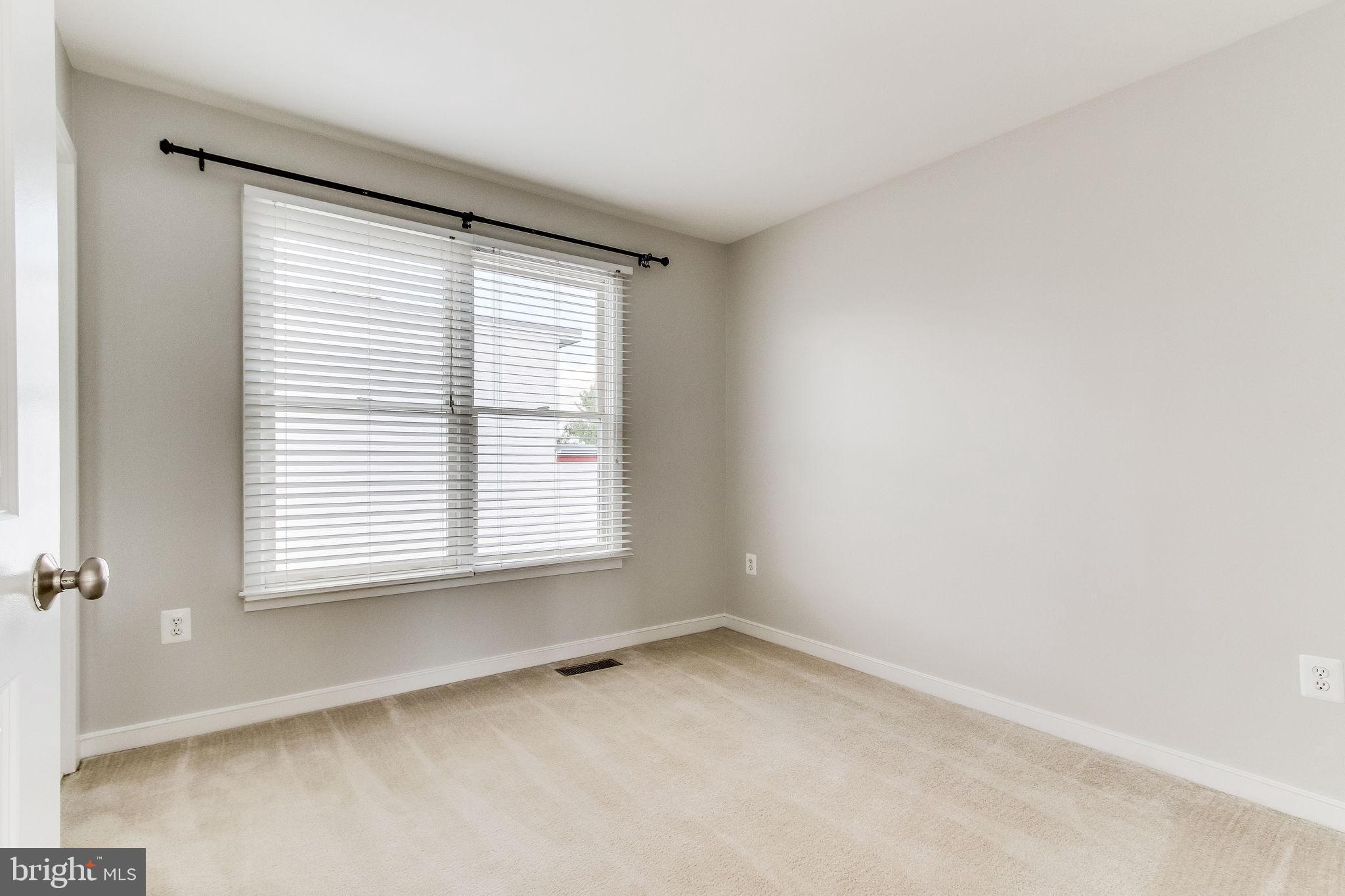 OLD TOWN COMMONS - Residential Lease