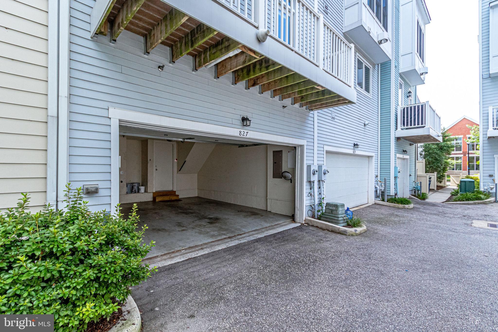 OLD TOWN COMMONS - Residential Lease