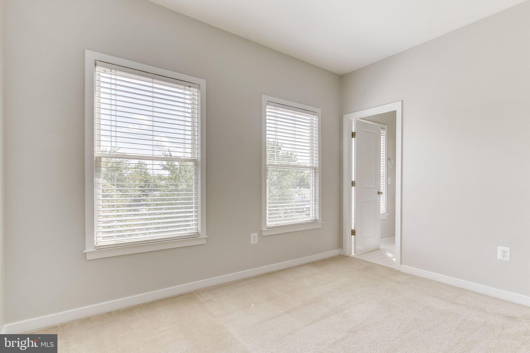 OLD TOWN COMMONS - Residential Lease