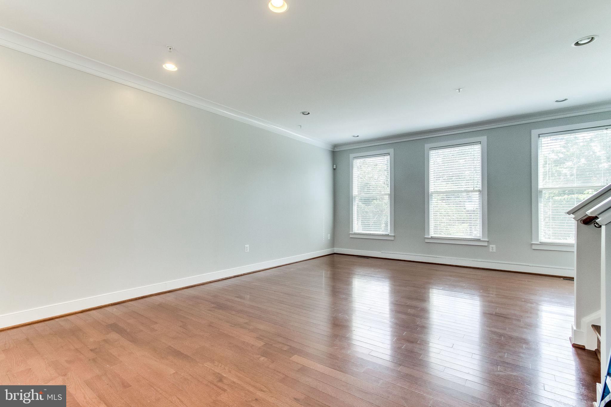 OLD TOWN COMMONS - Residential Lease