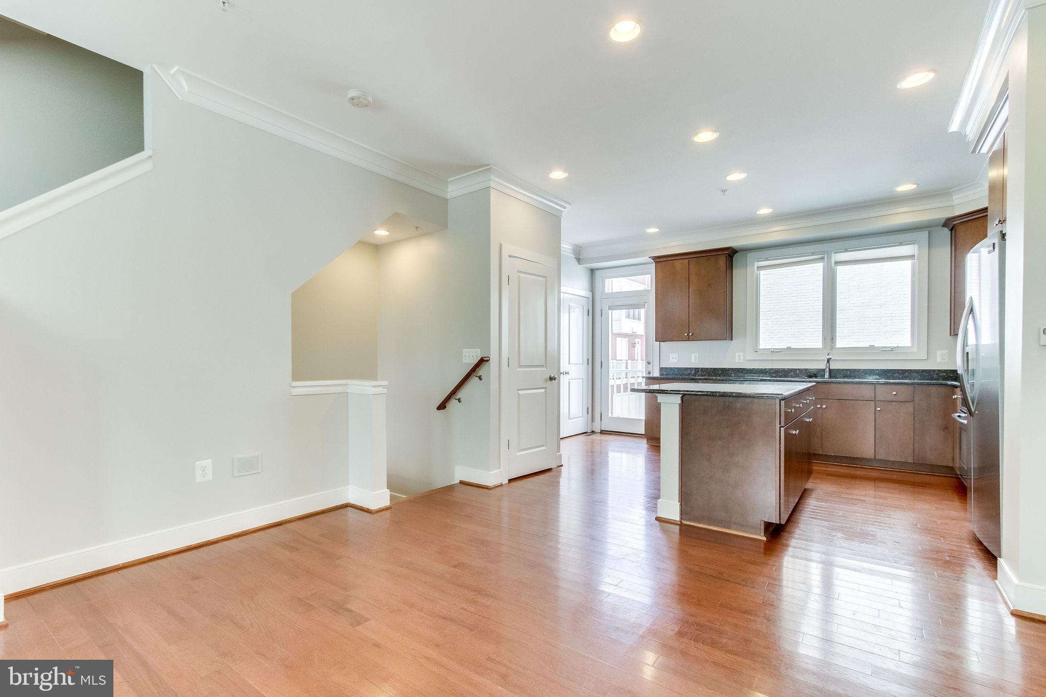 OLD TOWN COMMONS - Residential Lease