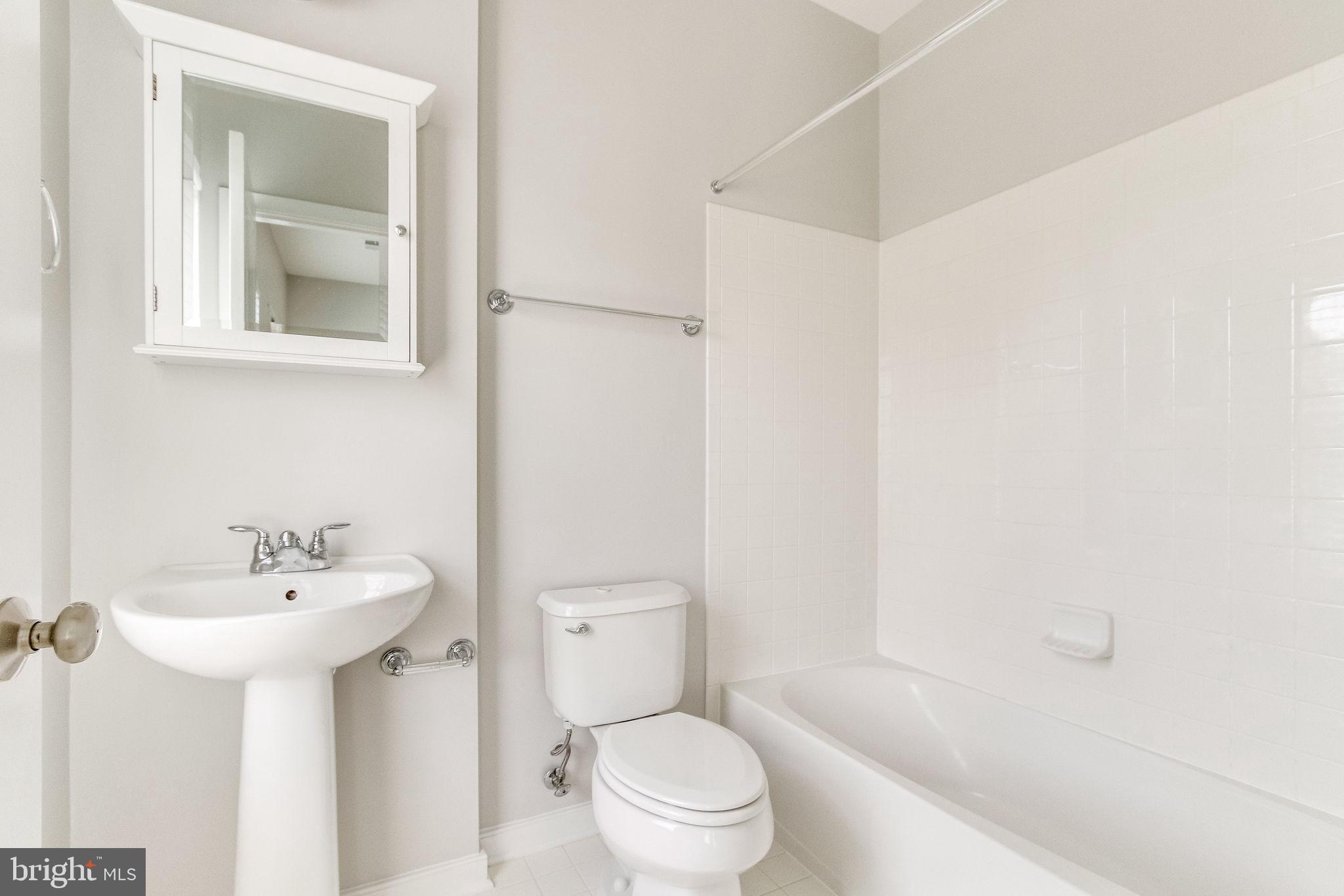 OLD TOWN COMMONS - Residential Lease