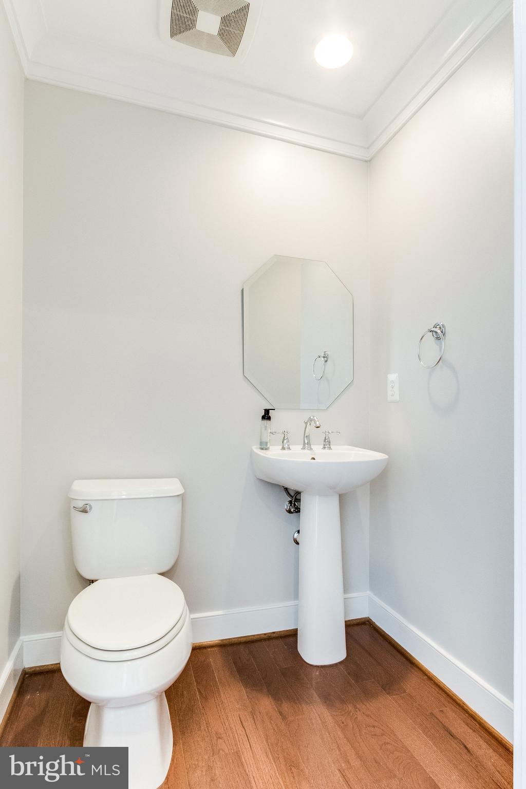 OLD TOWN COMMONS - Residential Lease