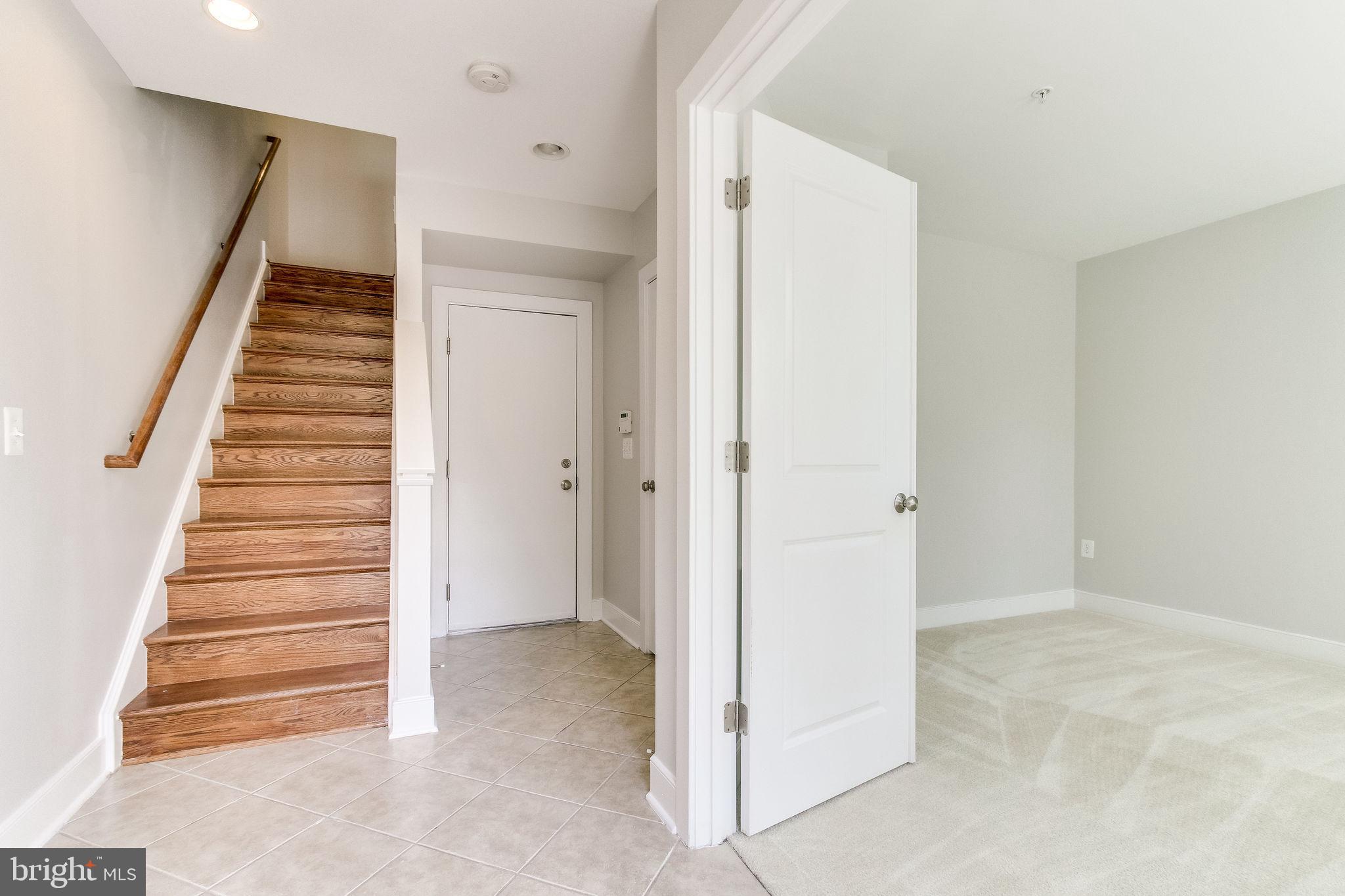 OLD TOWN COMMONS - Residential Lease