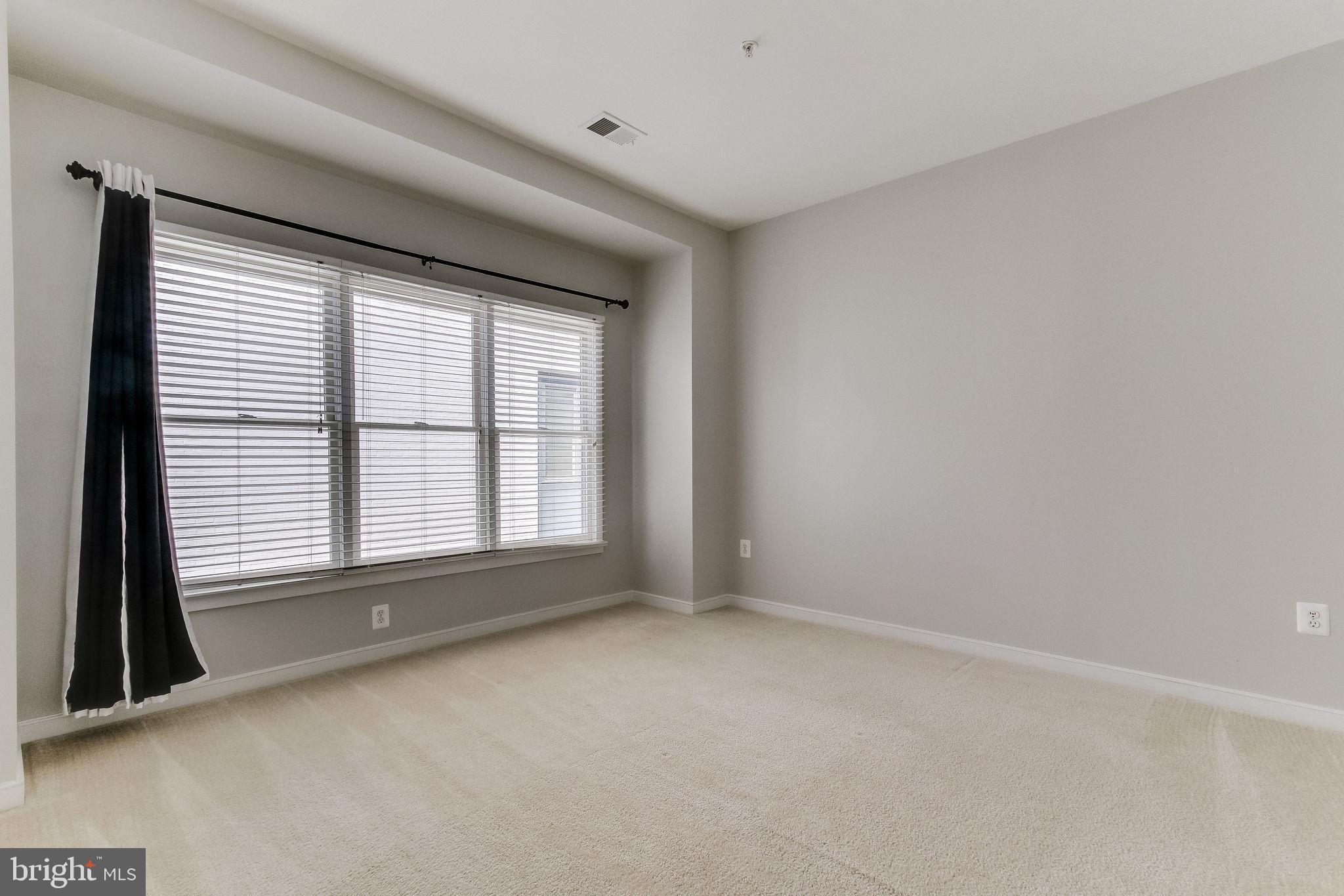 OLD TOWN COMMONS - Residential Lease