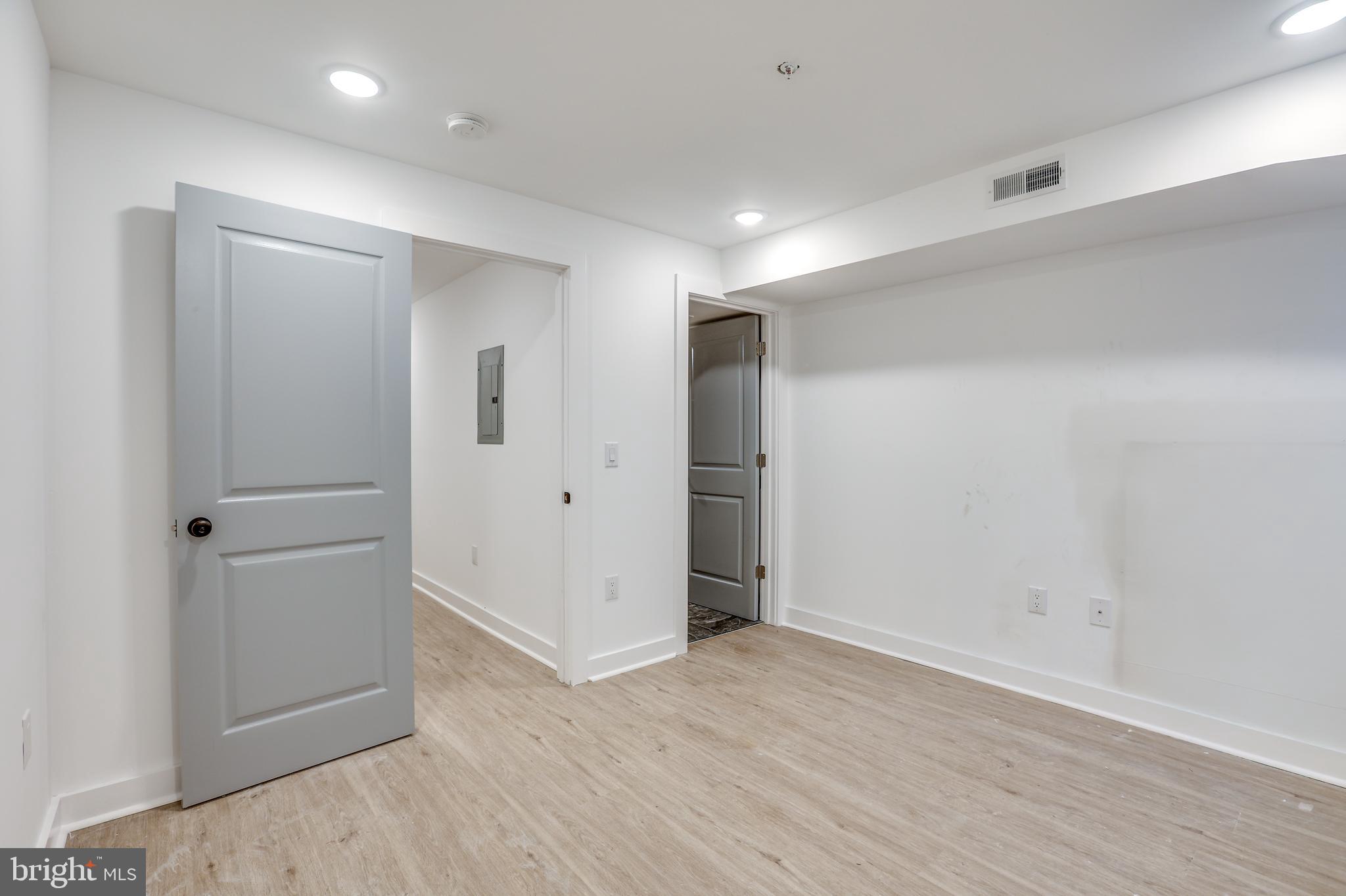 TEMPLE UNIVERSITY - Residential Lease