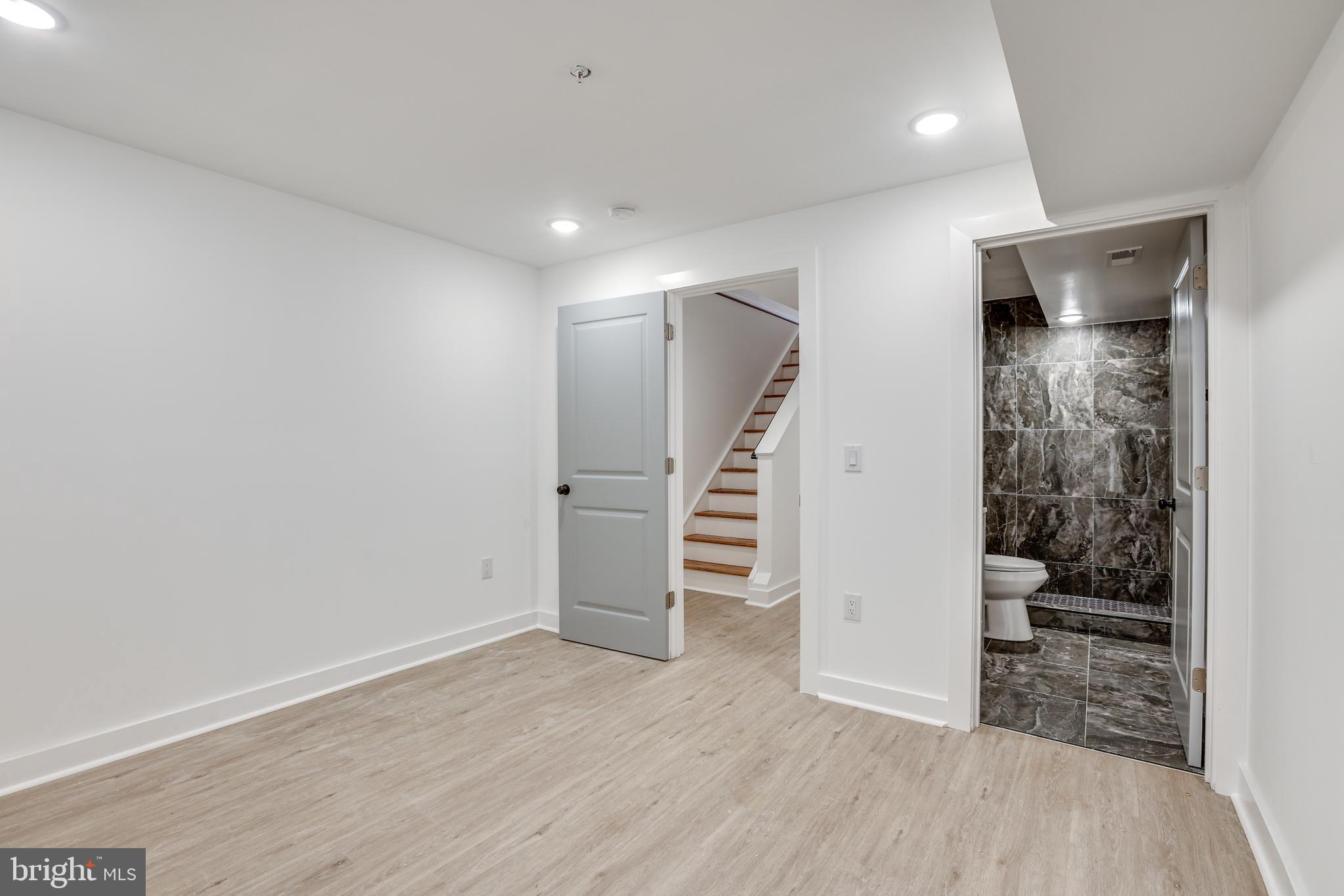 TEMPLE UNIVERSITY - Residential Lease