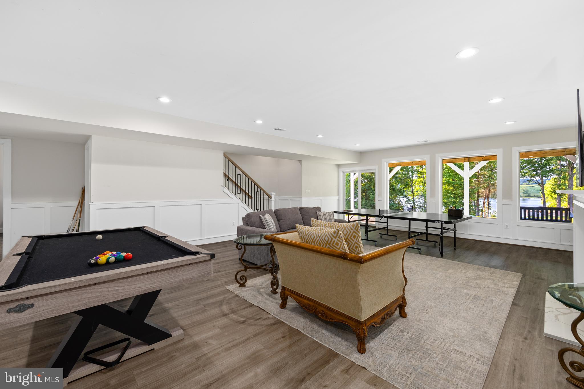 SUMMERVIEW POINT - Residential