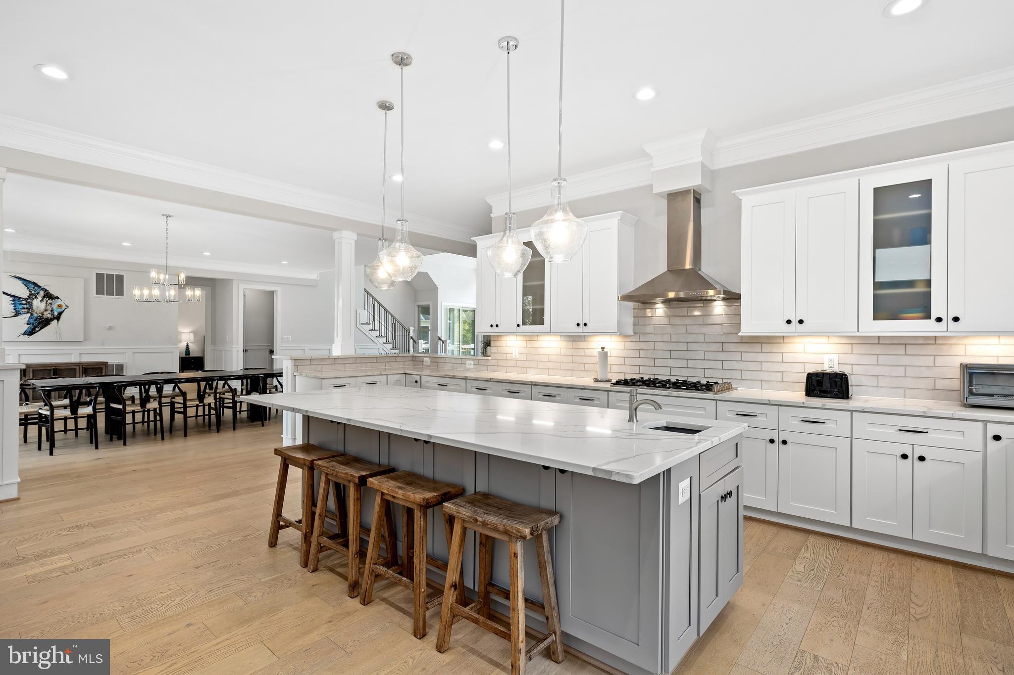 SUMMERVIEW POINT - Residential