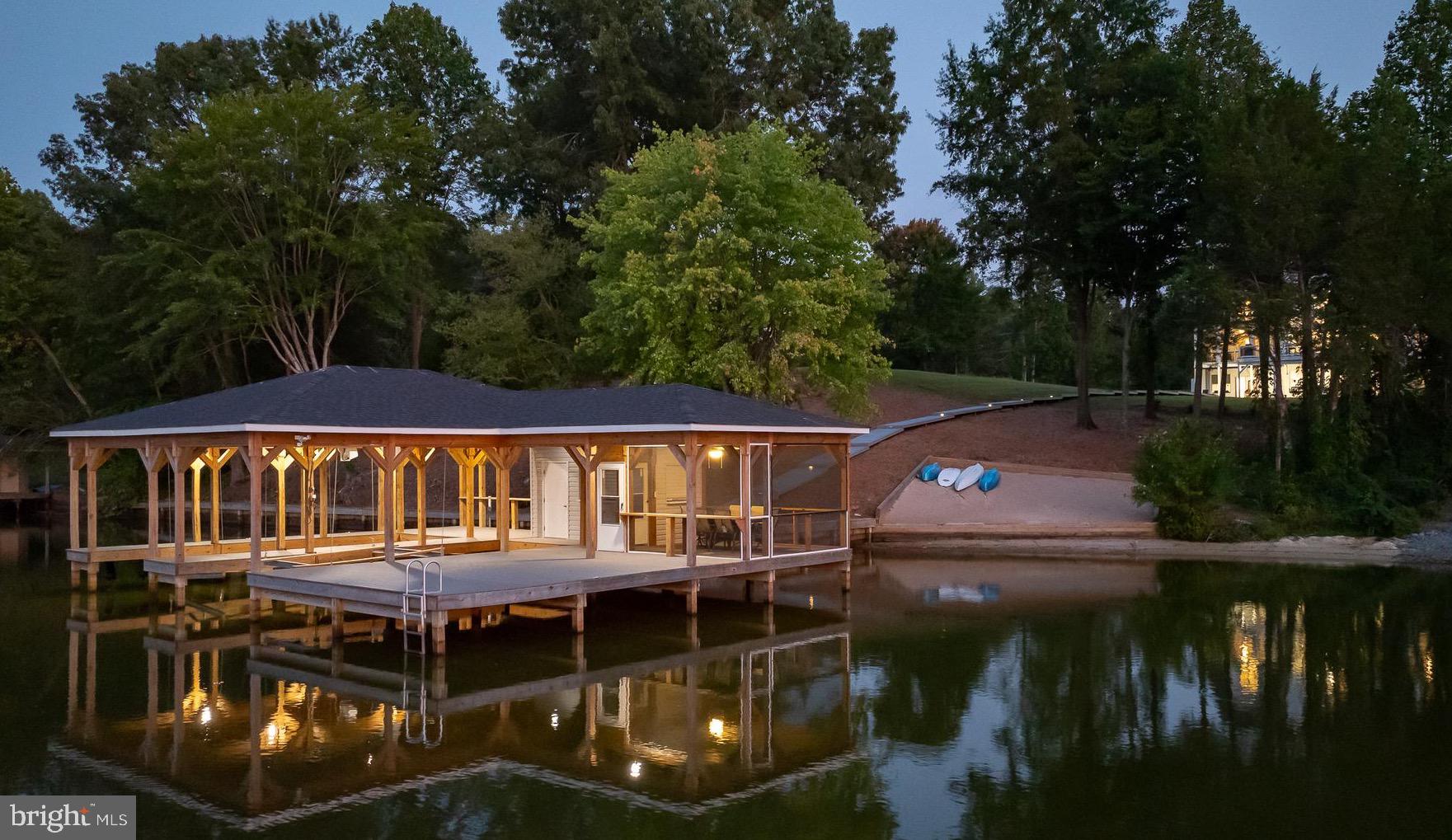 SUMMERVIEW POINT - Residential