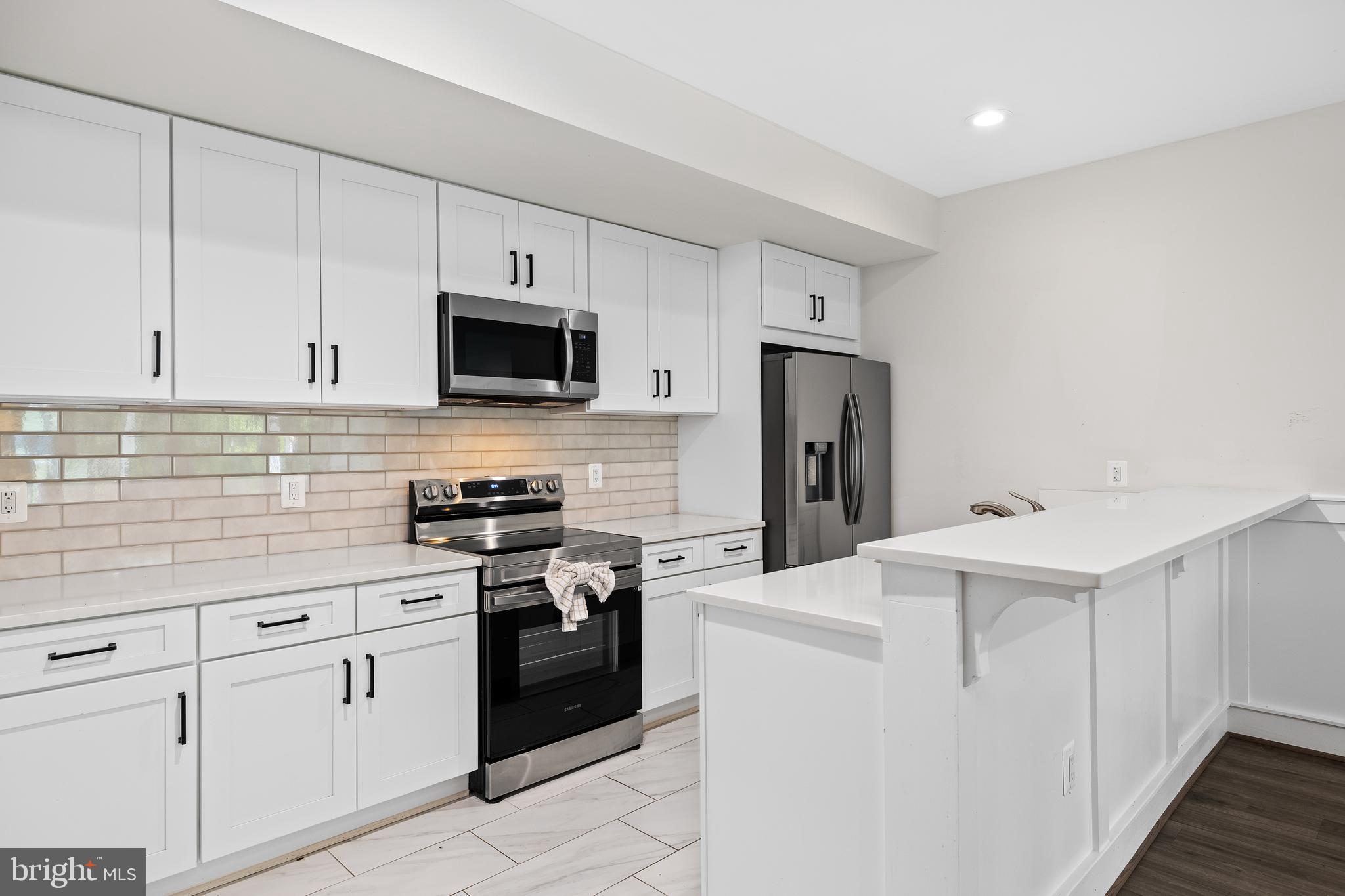 SUMMERVIEW POINT - Residential