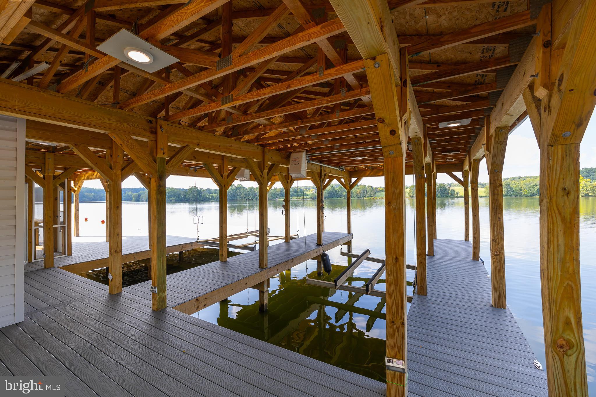 SUMMERVIEW POINT - Residential