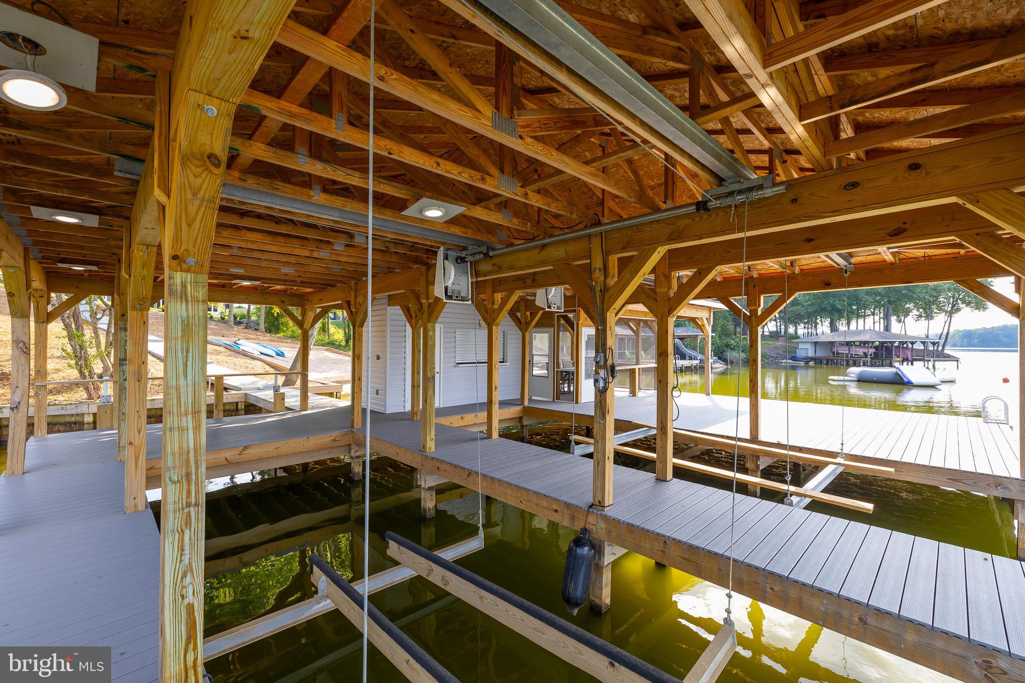 SUMMERVIEW POINT - Residential