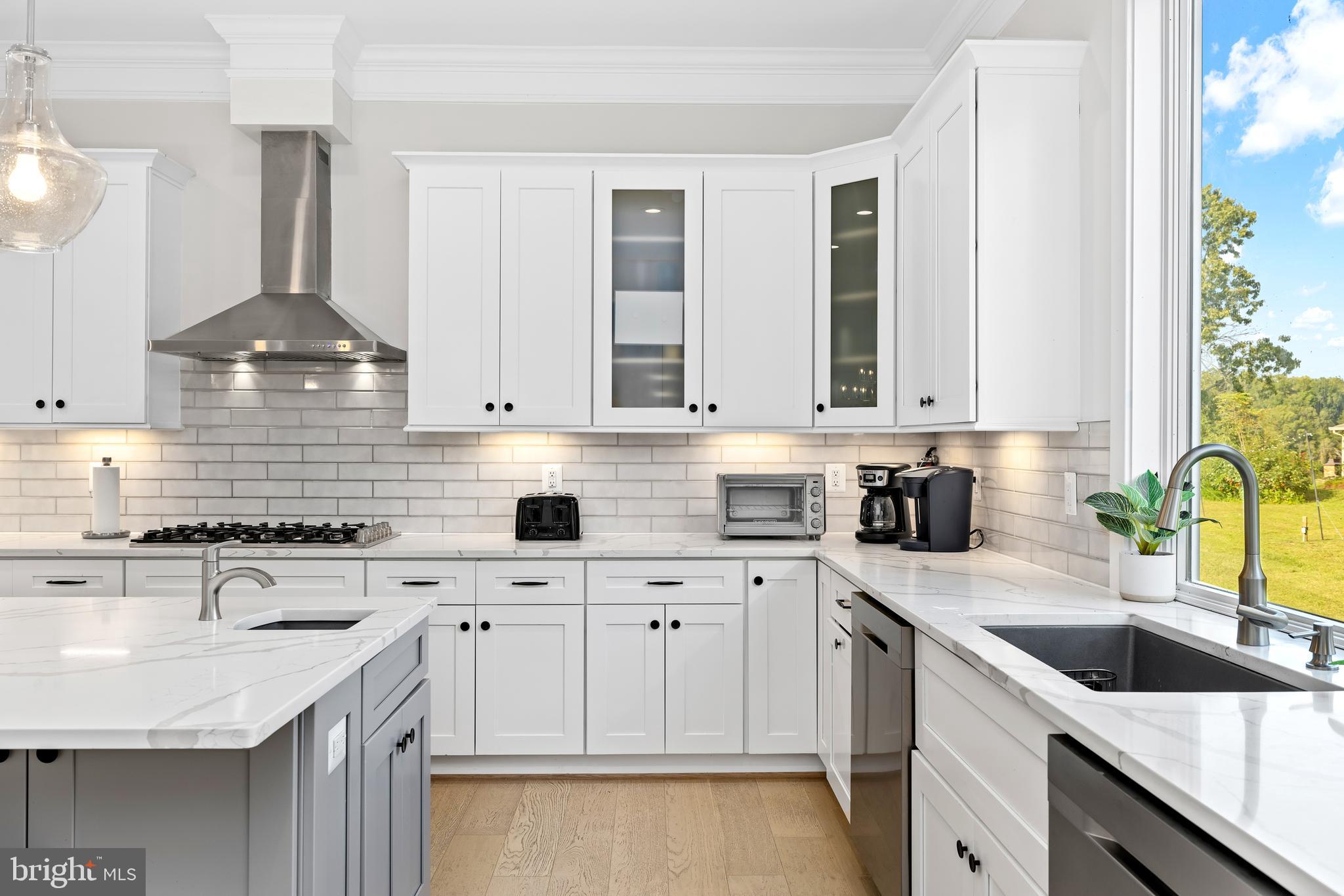 SUMMERVIEW POINT - Residential