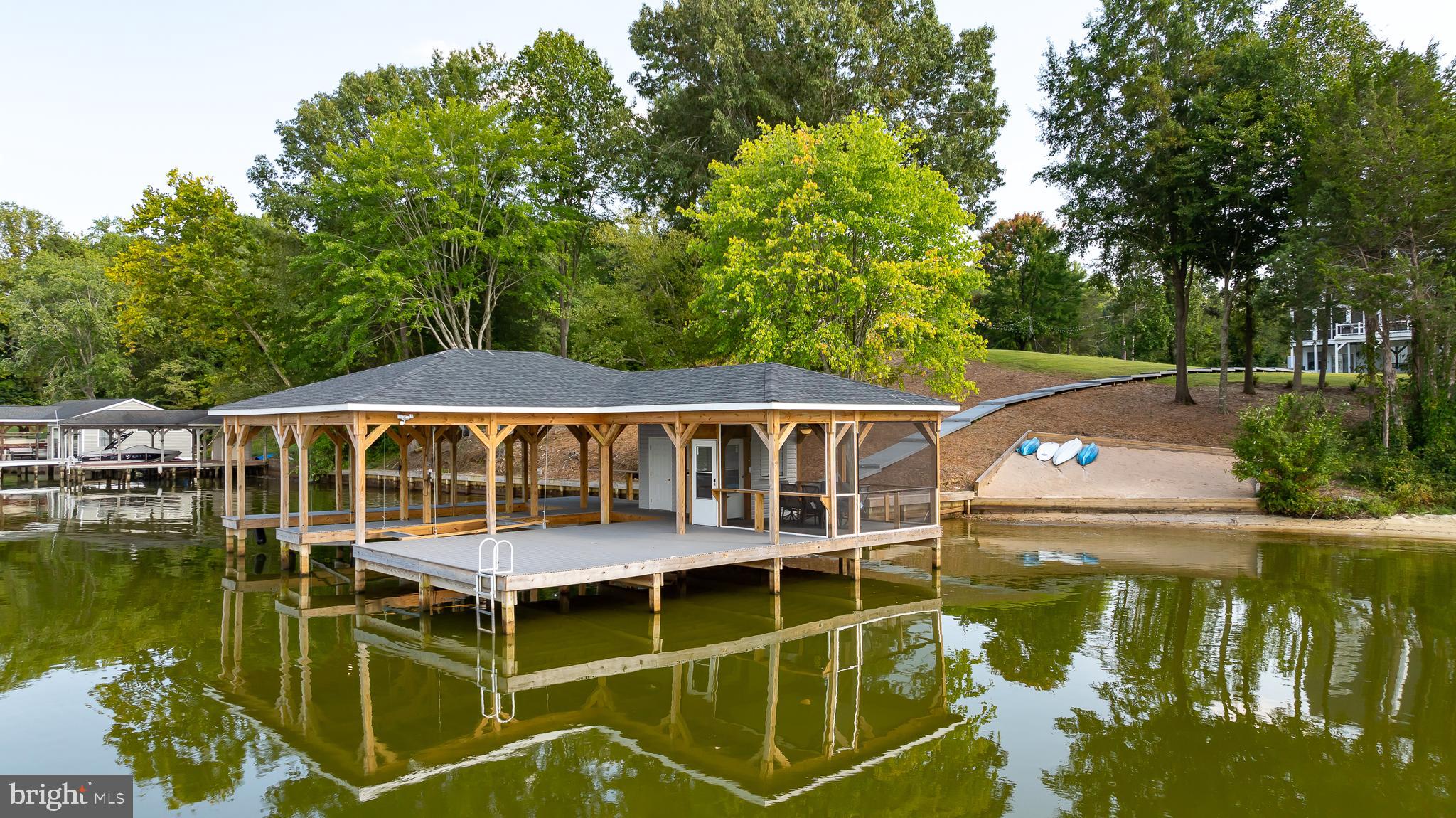 SUMMERVIEW POINT - Residential