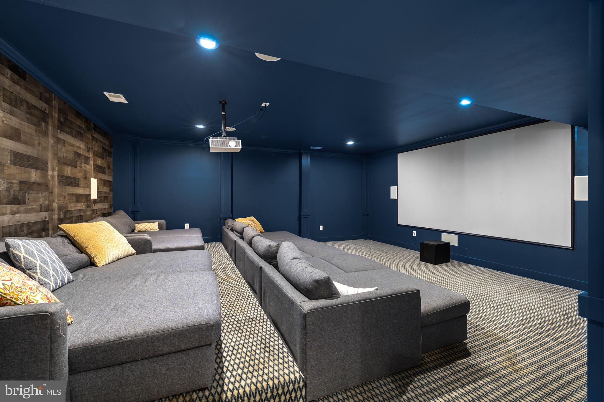 SUMMERVIEW POINT - Residential