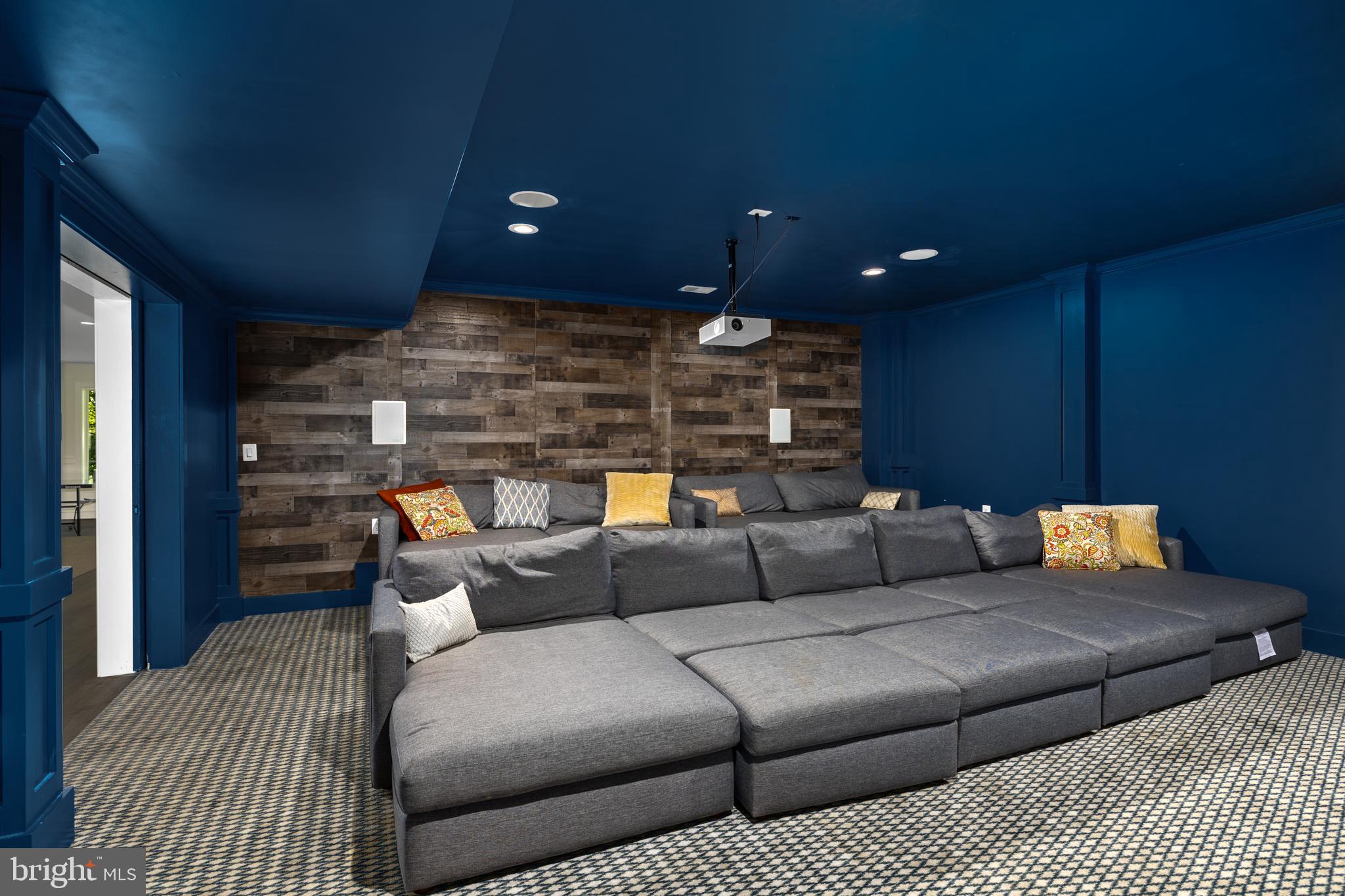 SUMMERVIEW POINT - Residential