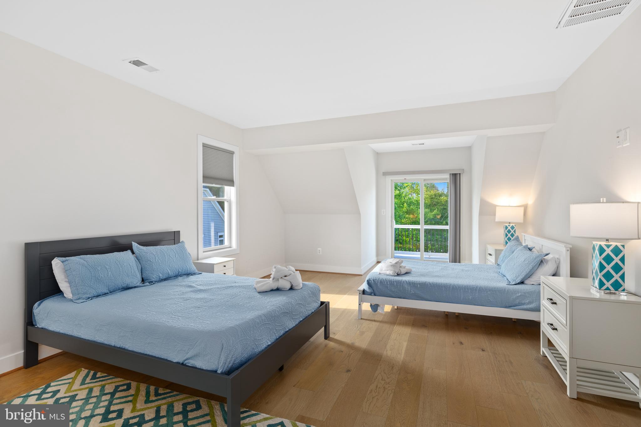 SUMMERVIEW POINT - Residential