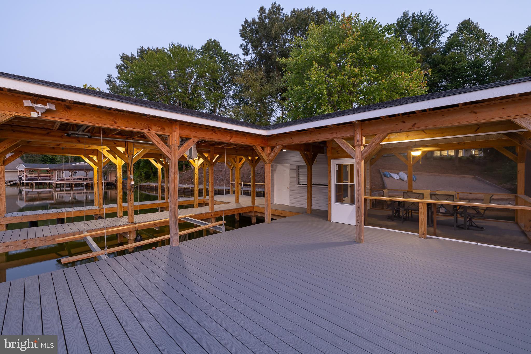 SUMMERVIEW POINT - Residential