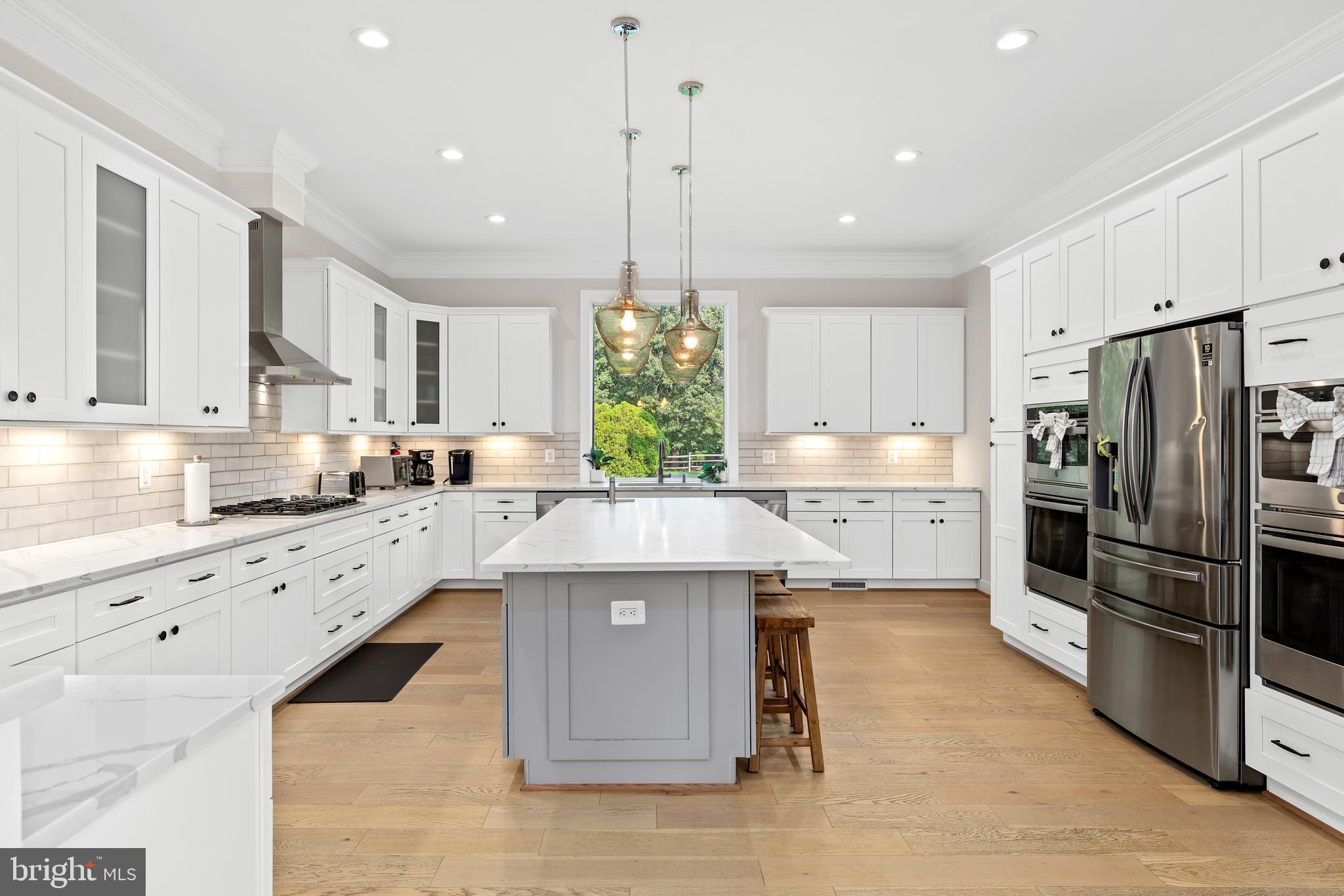 SUMMERVIEW POINT - Residential