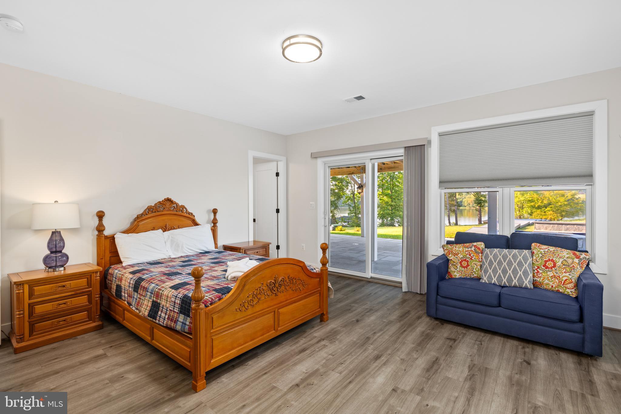 SUMMERVIEW POINT - Residential