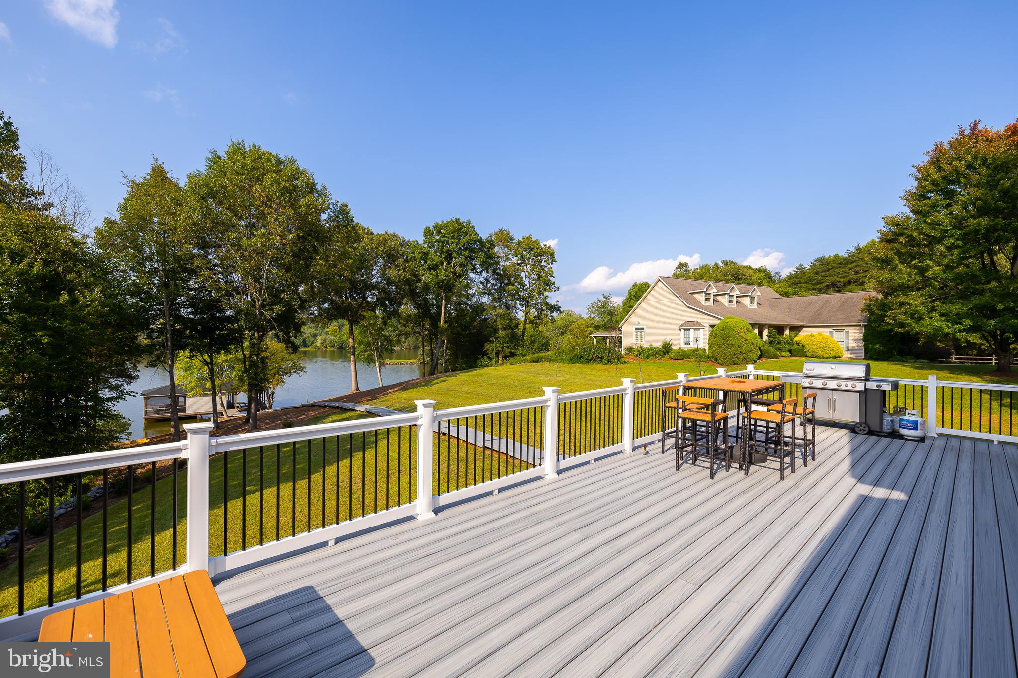 SUMMERVIEW POINT - Residential