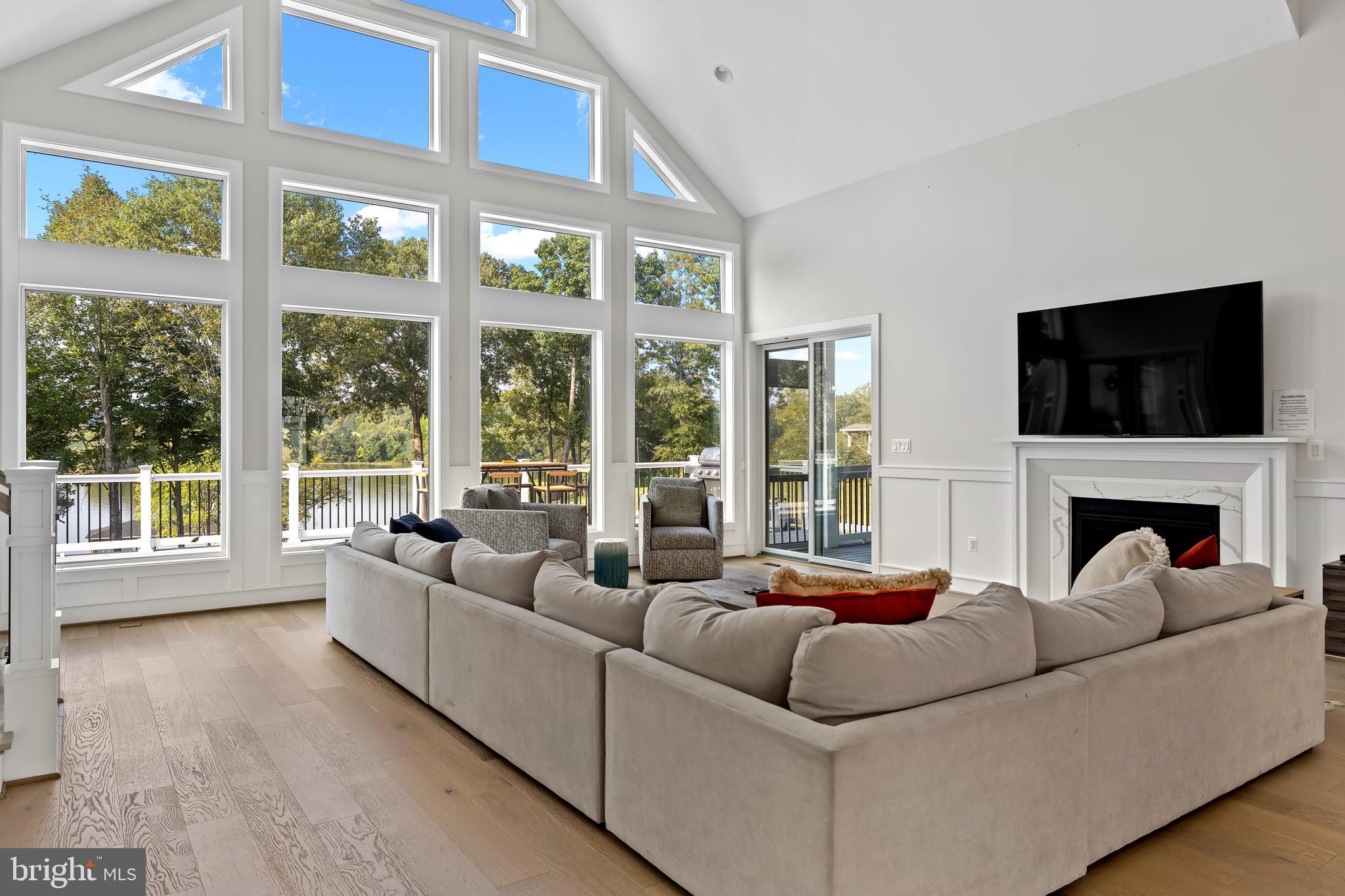 SUMMERVIEW POINT - Residential