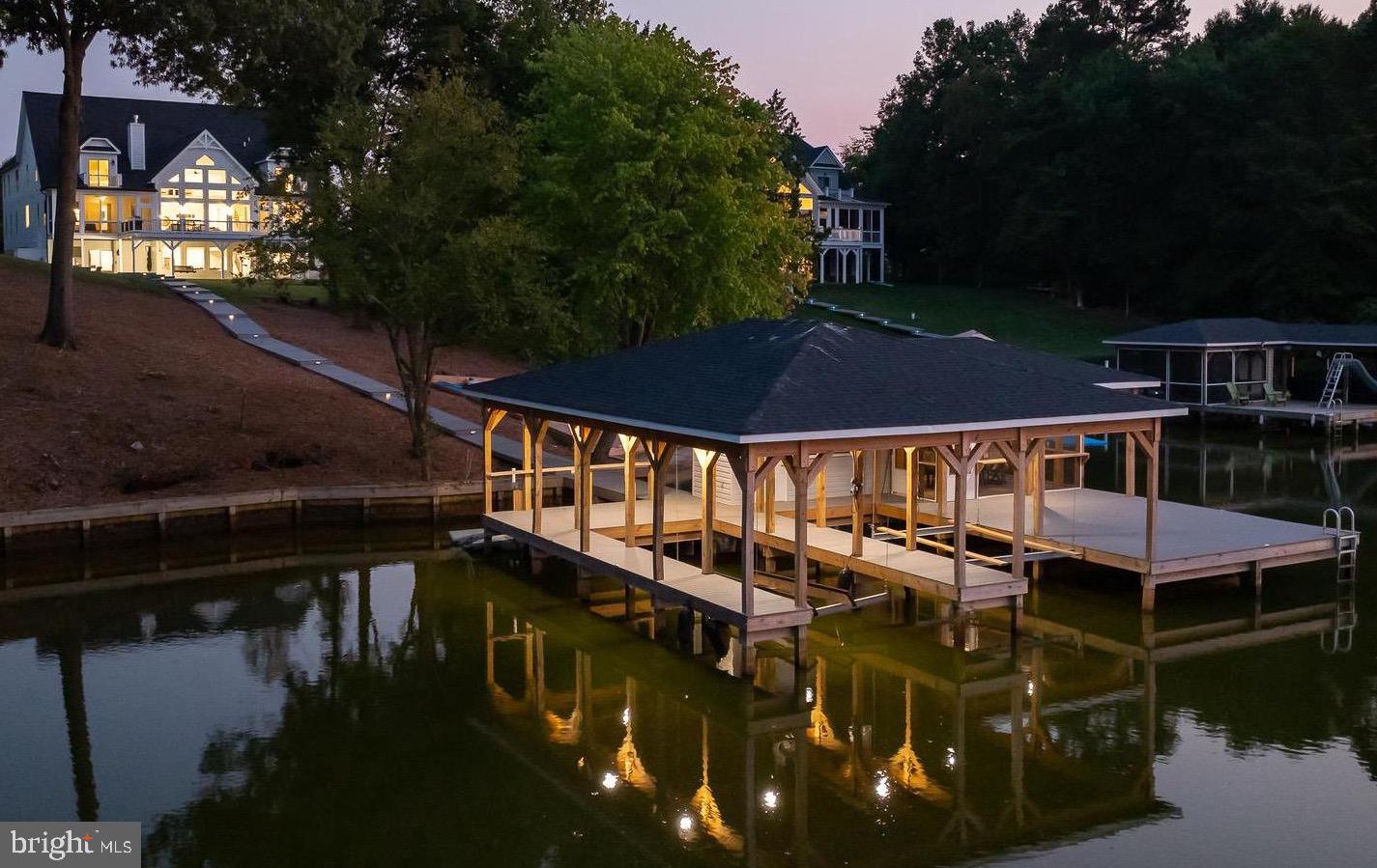 SUMMERVIEW POINT - Residential