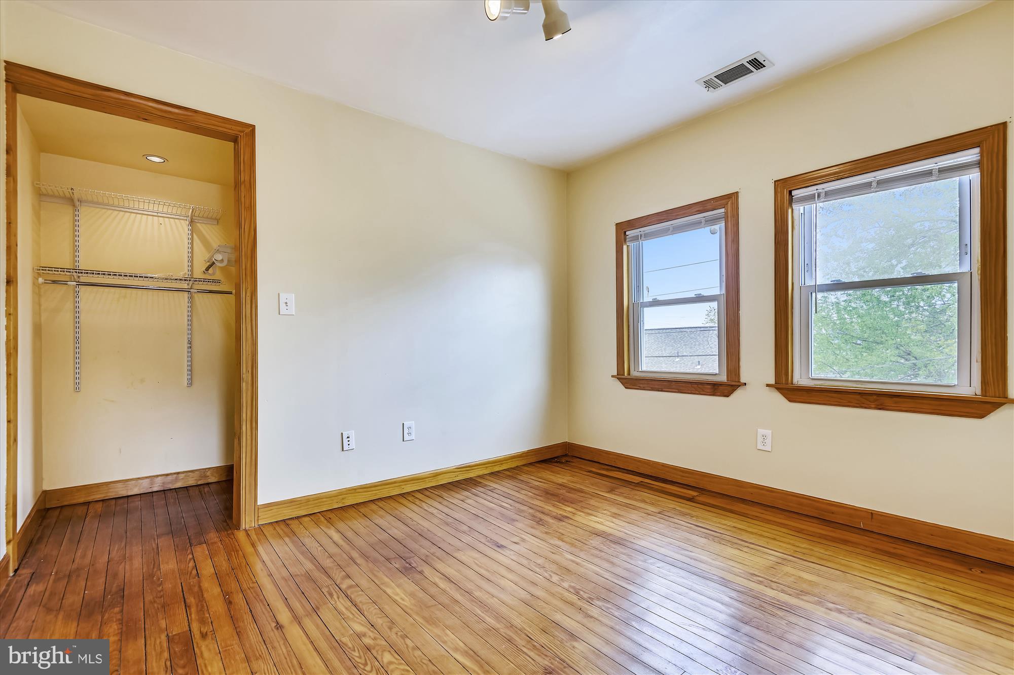 LORRAINE PARK - Residential