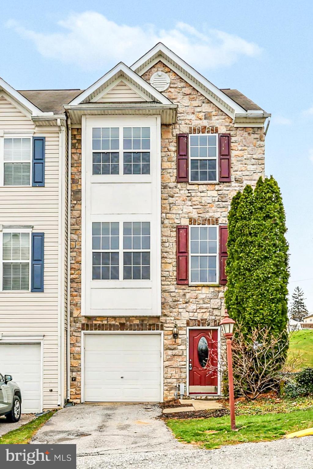 353 W CHESTNUT STREET 16