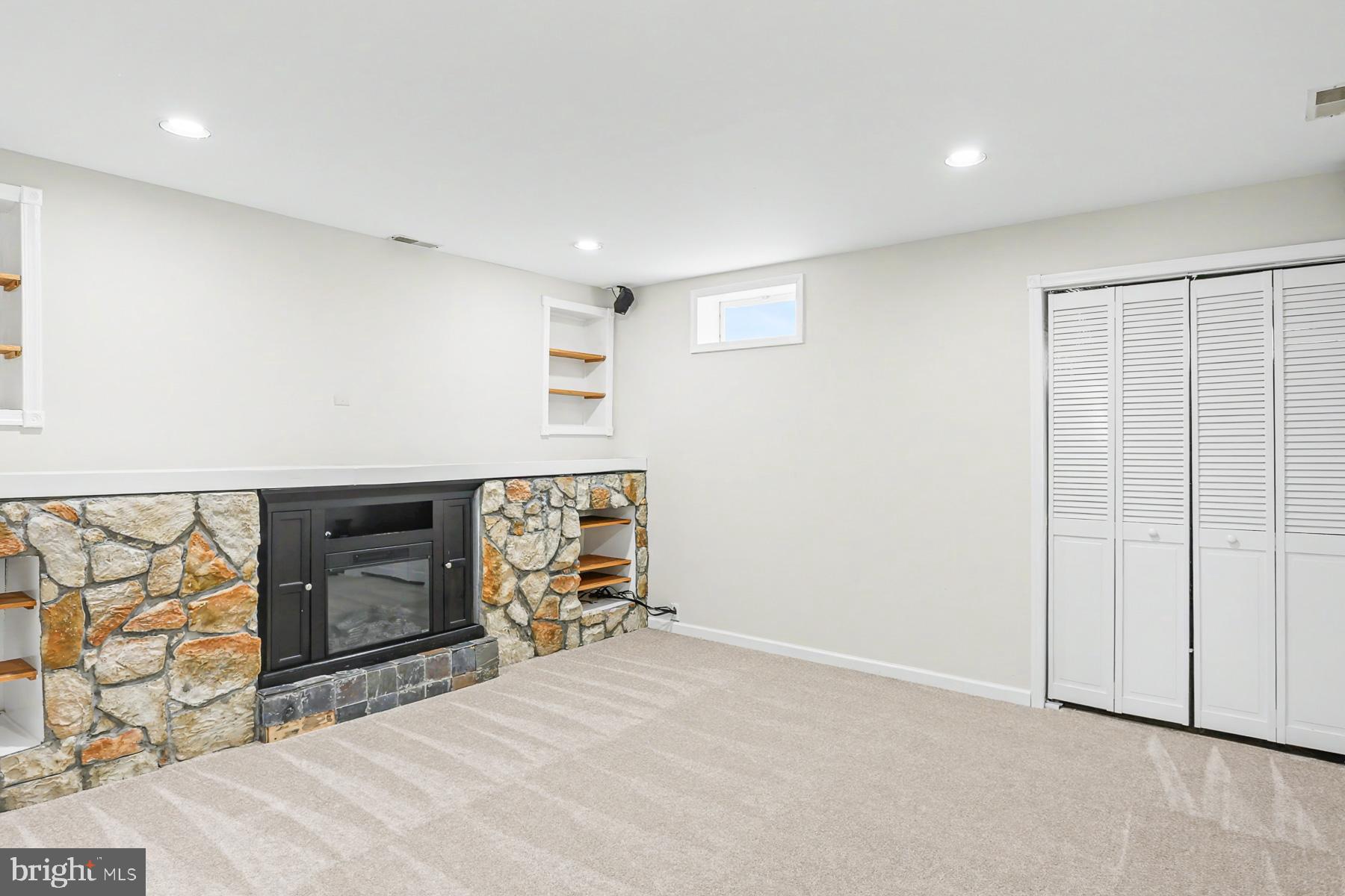 IVY RIDGE - Residential