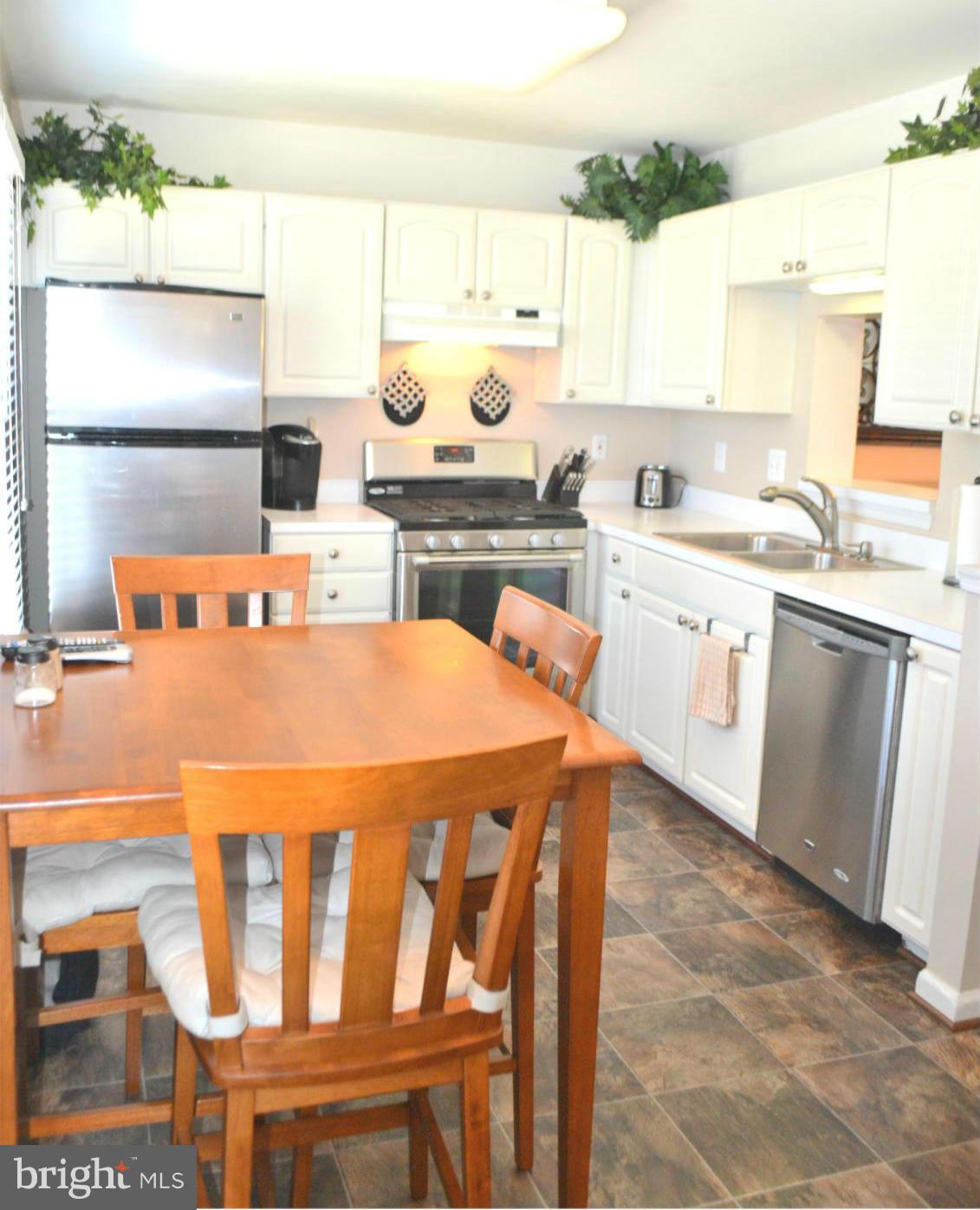 TURNBERRY VILLAGE - Residential Lease