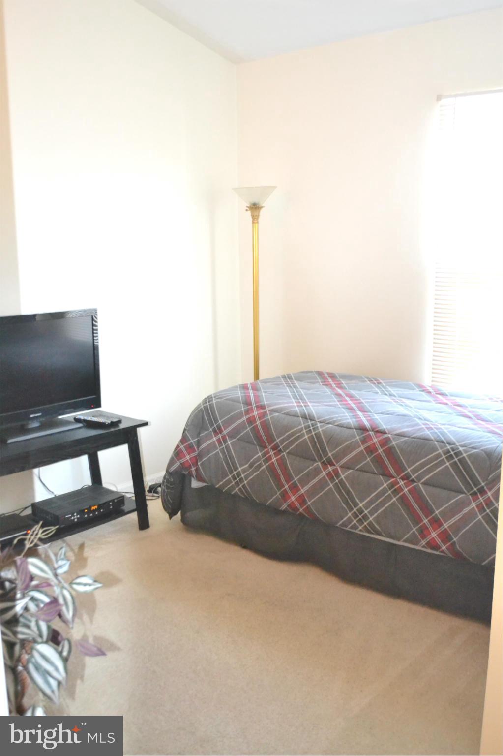 TURNBERRY VILLAGE - Residential Lease