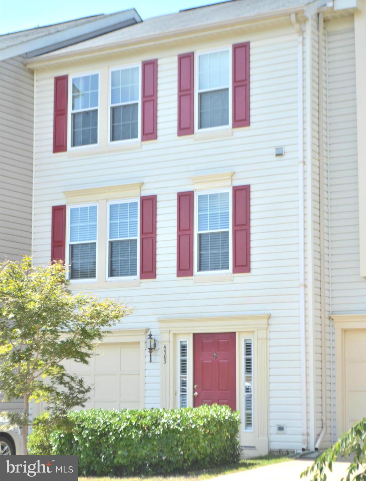 TURNBERRY VILLAGE - Residential Lease