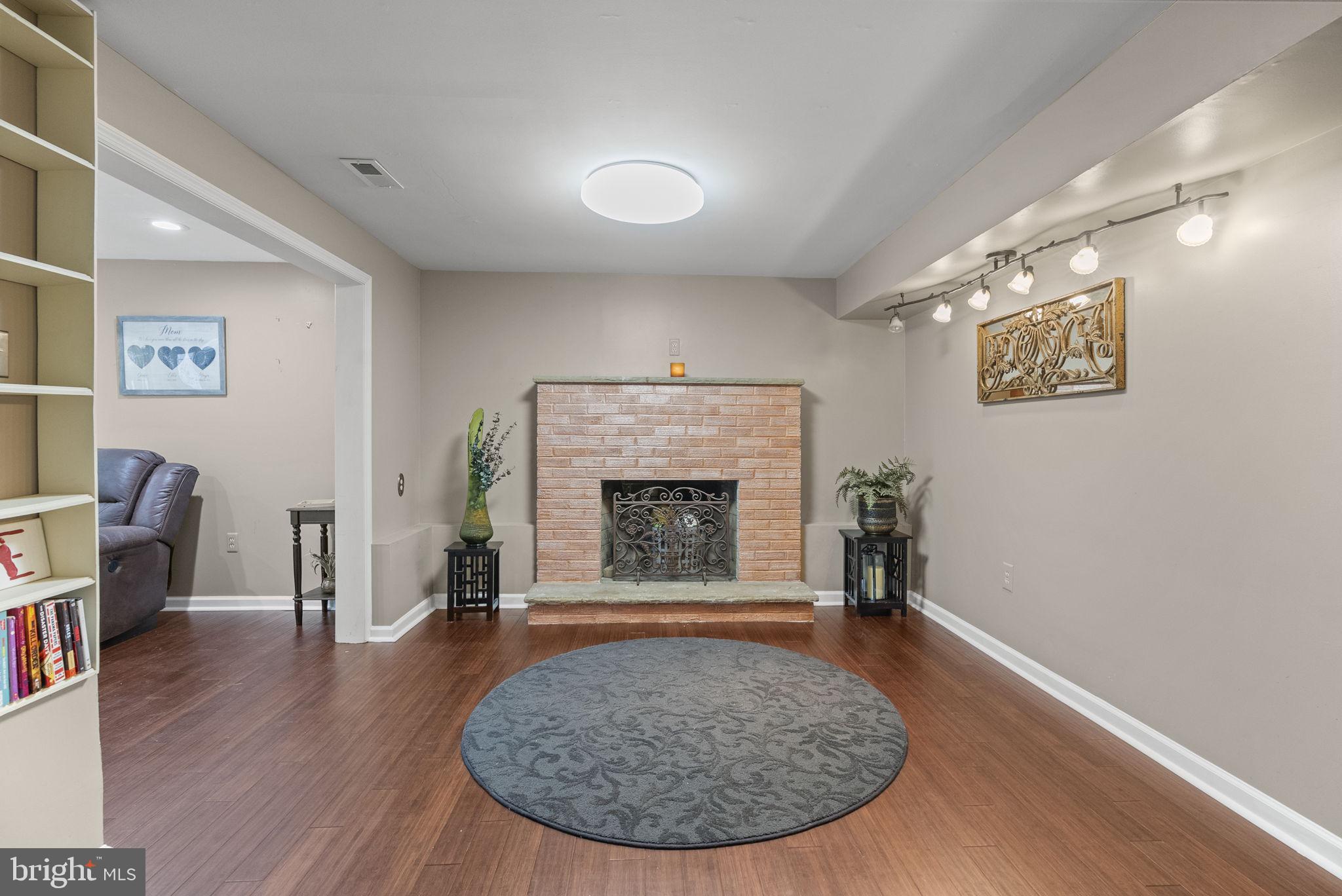 LAKE PINE - Residential