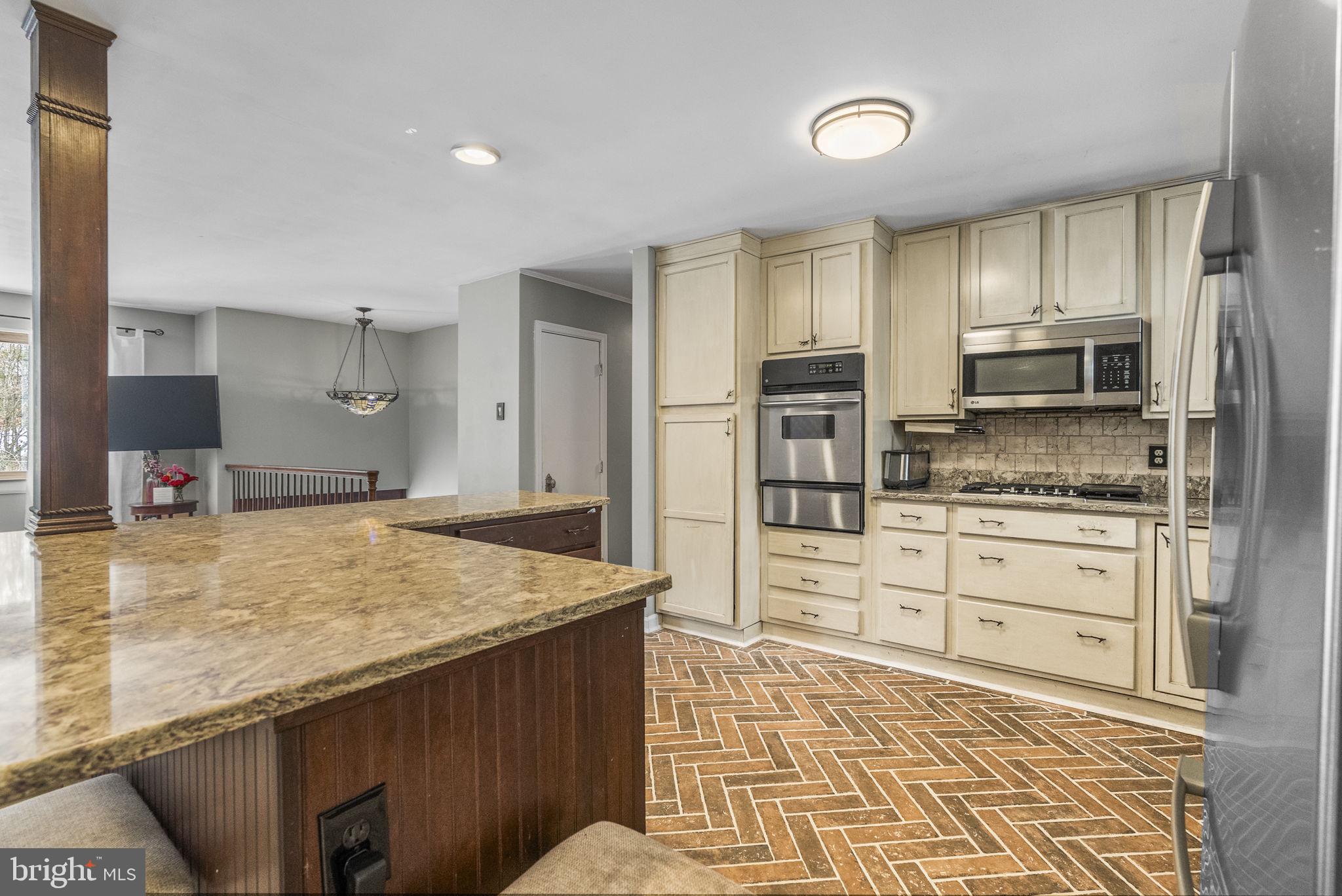 LAKE PINE - Residential