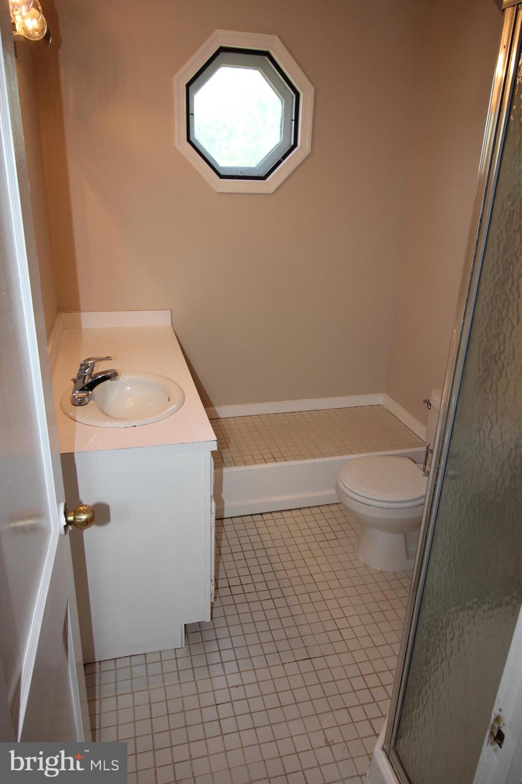 BUCKNELL MANOR - Residential