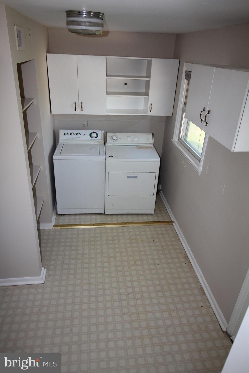 BUCKNELL MANOR - Residential