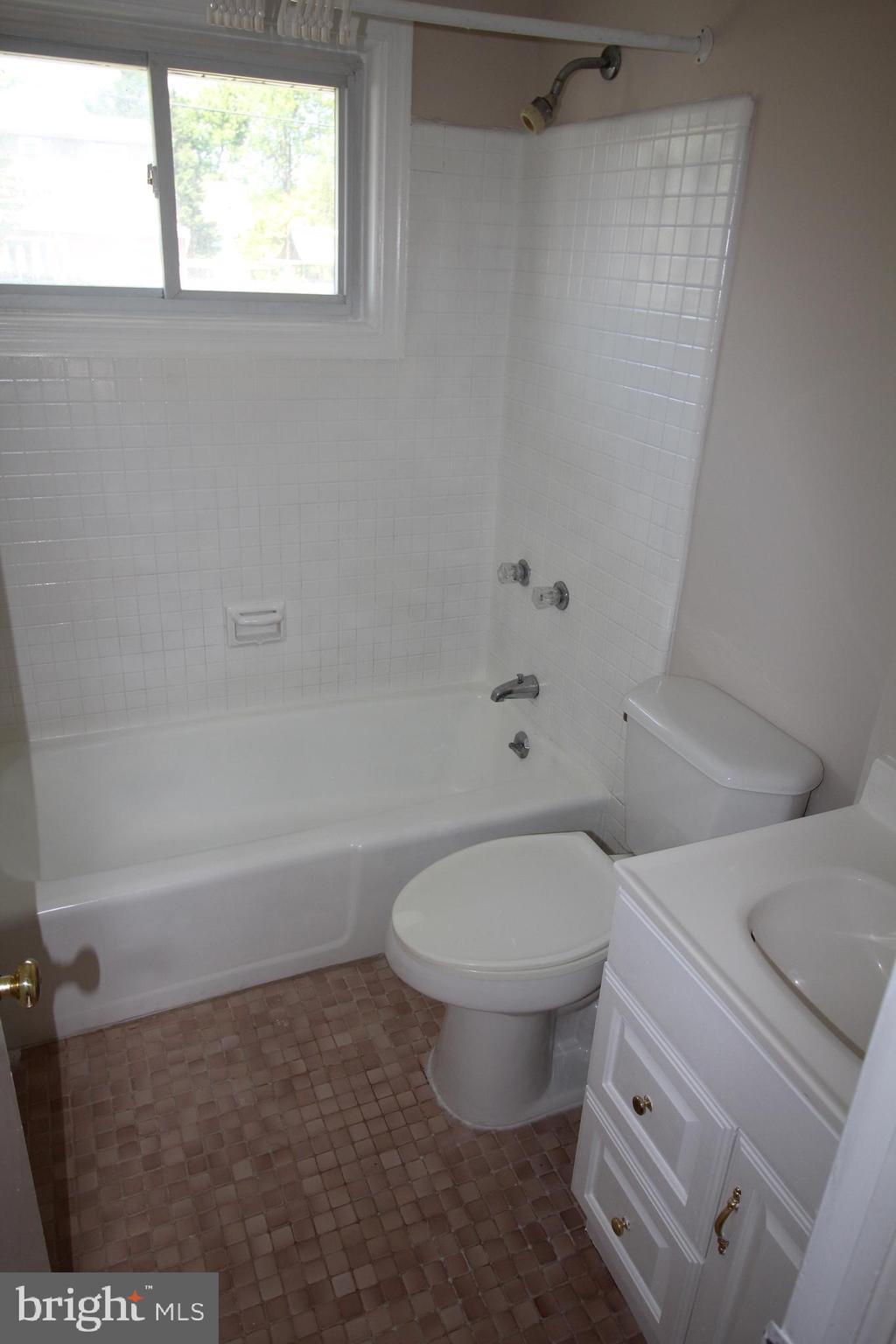 BUCKNELL MANOR - Residential