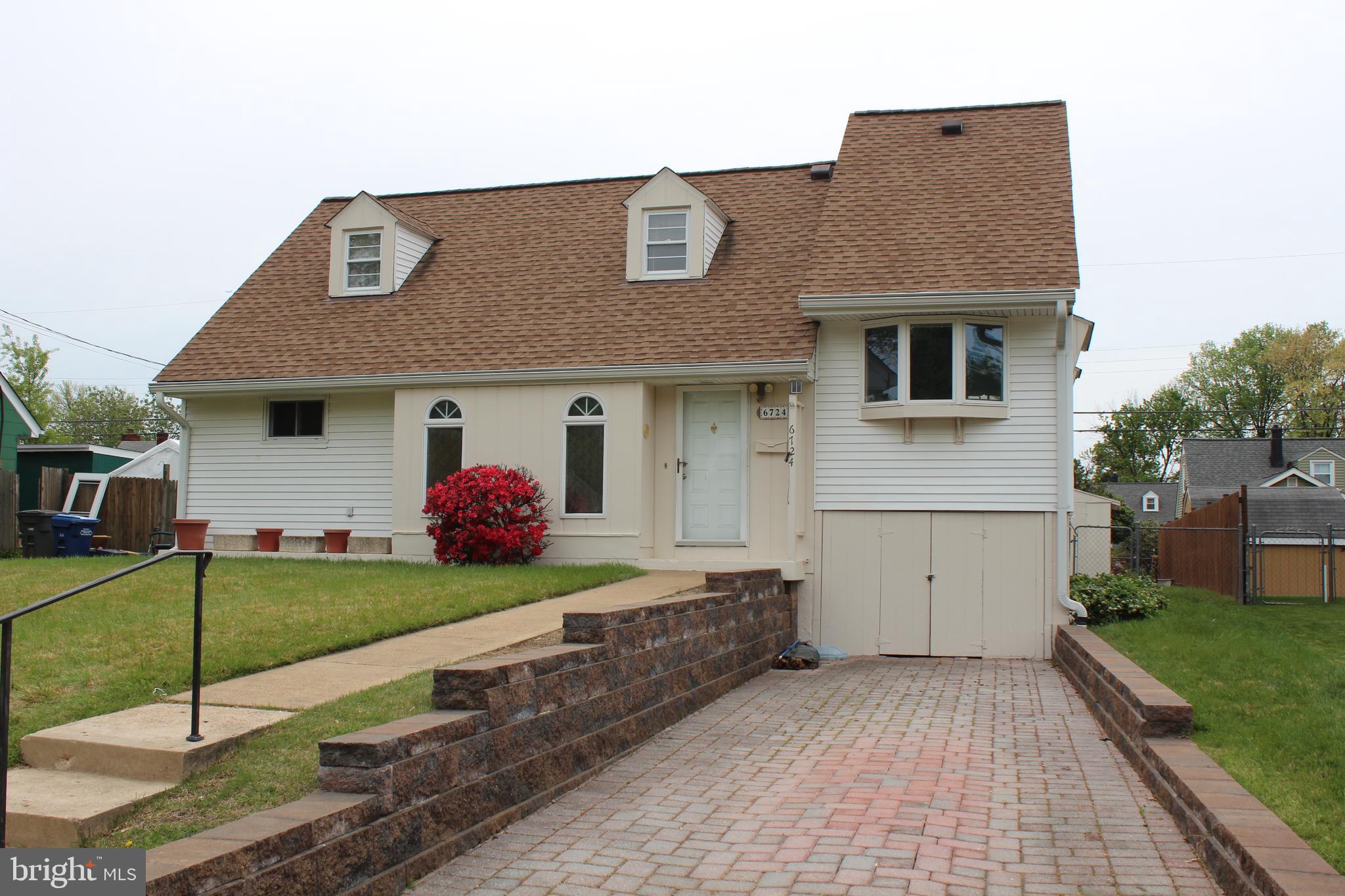 BUCKNELL MANOR - Residential