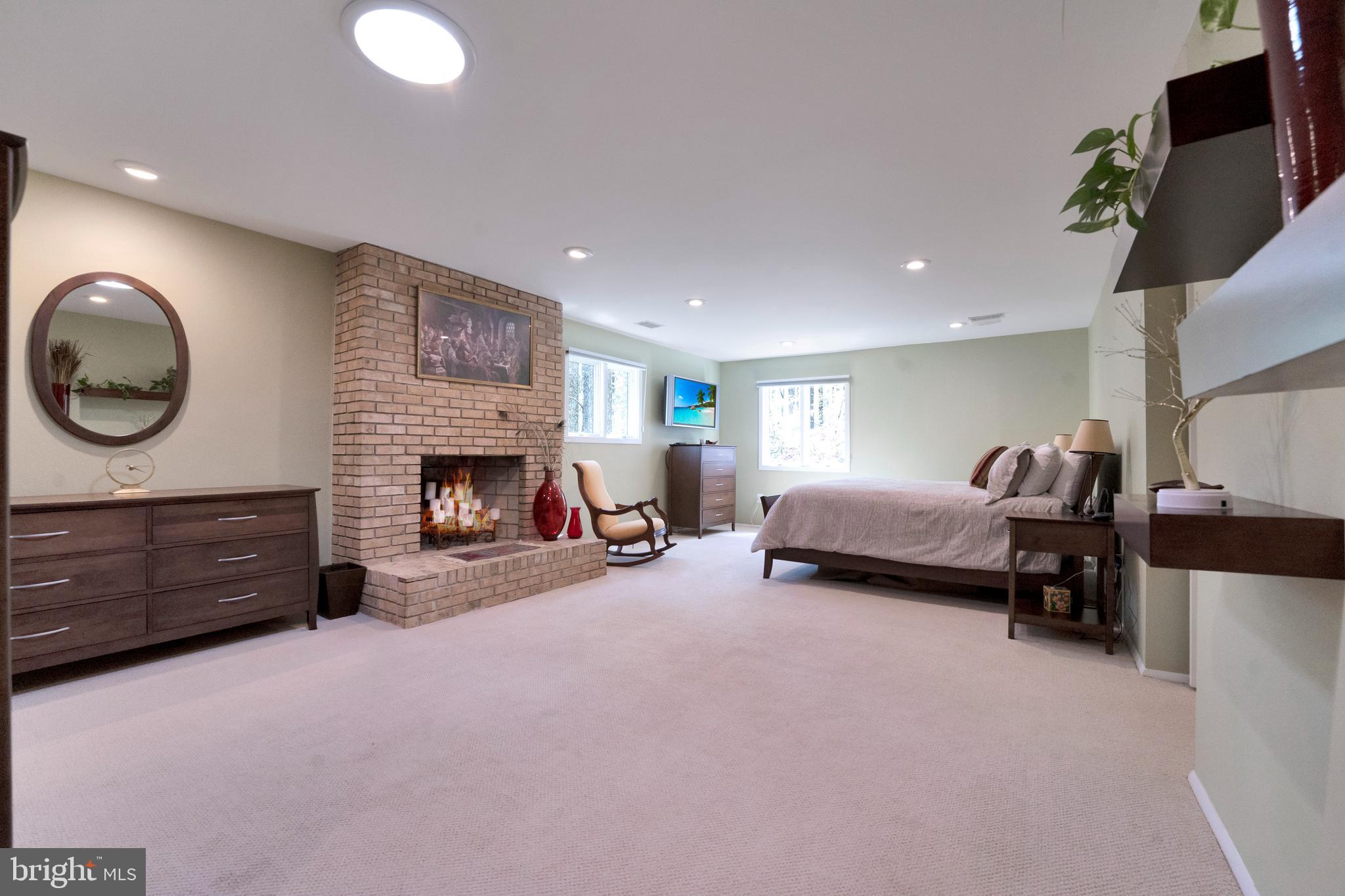 CARMEL IN THE WOODS - Residential