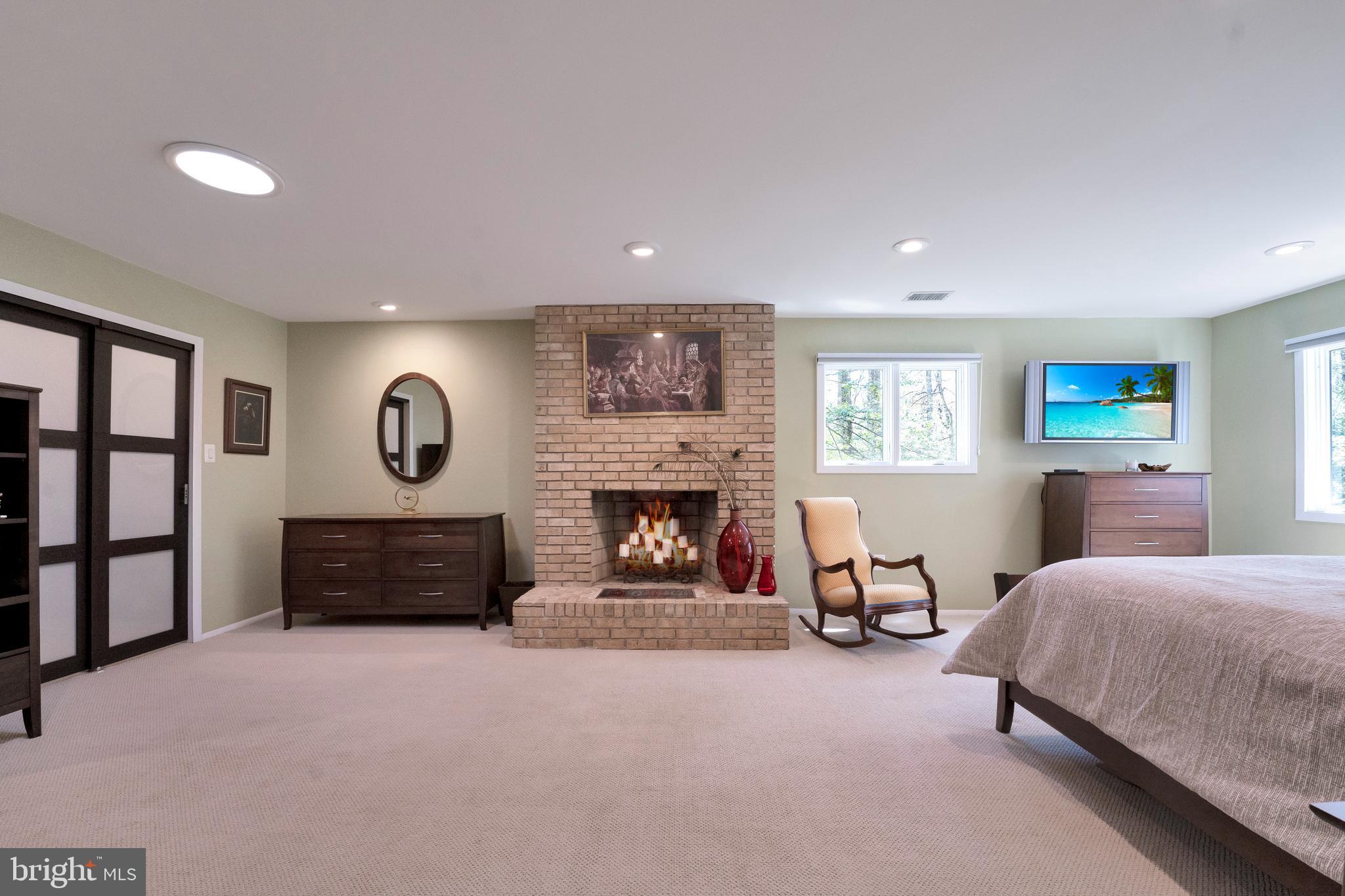 CARMEL IN THE WOODS - Residential