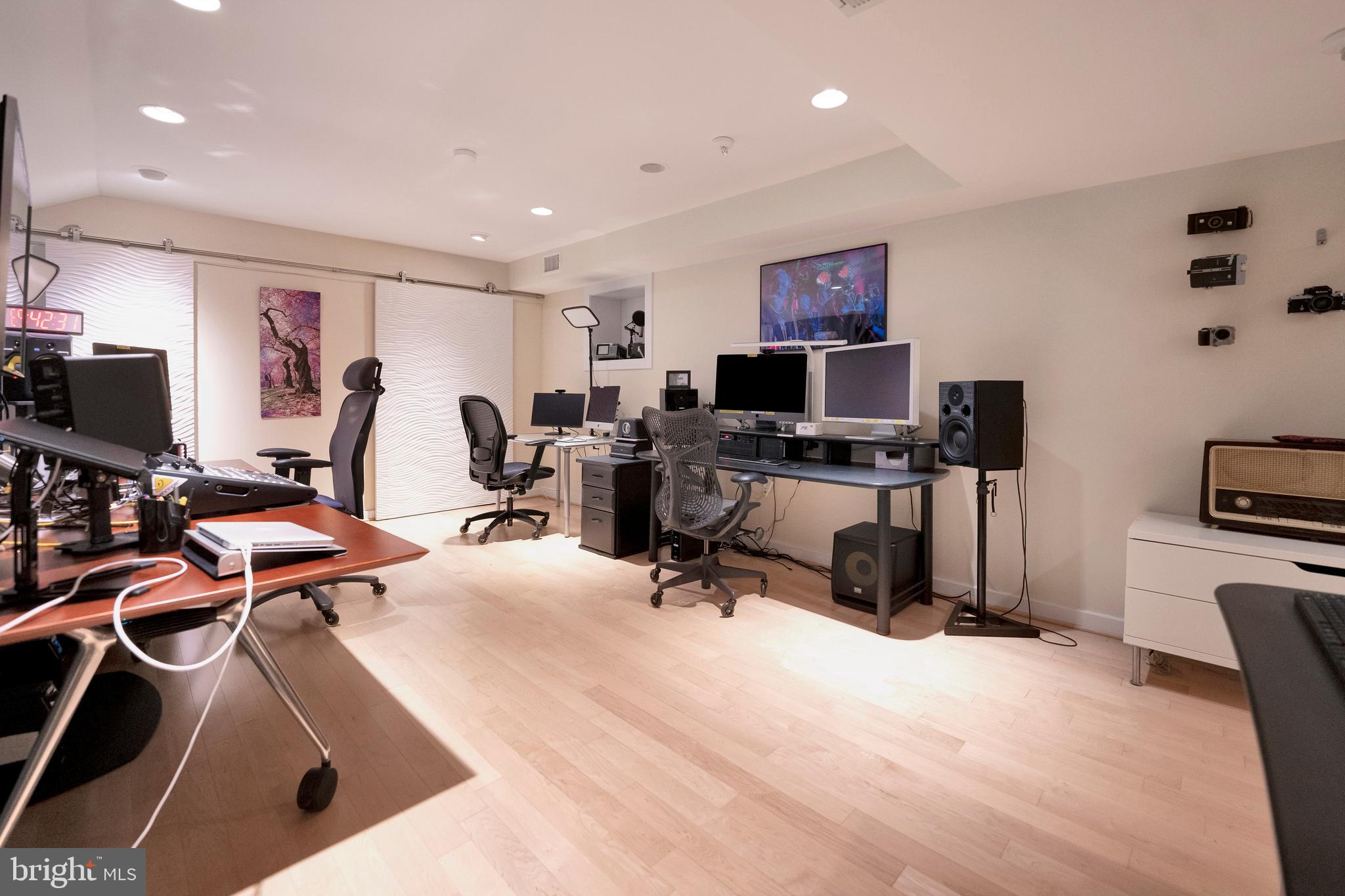 CARMEL IN THE WOODS - Residential