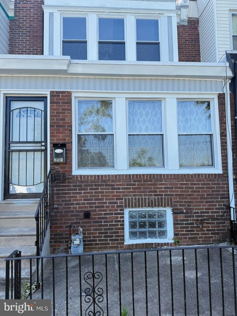 Welcome to this magnificent and charming home located on a desirable and quiet street in the heart of Darby Borough. This 3-bedroom row home offers a great opportunity for affordable living in a well-established neighborhood. Enjoy the outdoors on the fenced-in front yard, ideal for relaxing after a long day. Step inside to discover a sunroom for your plants while the brightness flows through the home. The main level includes hardwood floors, a comfortable living room, dining room, a kitchen island, and ample cabinet space. Appliances include refrigerator, stove, and dishwasher. Upstairs has freshly painted three bedrooms, feature closet space, designed bathroom and new carpets. The lower level has a completed finished basement with laundry hook-ups, and your parking space in the rear. This move-in ready property is ideal for first-time homebuyers or savvy investors looking to capitalize on strong rental income. The bonus is the location offers easy access to local shops, schools, and public transportation. All is missing is you waiting to make this house your new home. Schedule your appointment today.